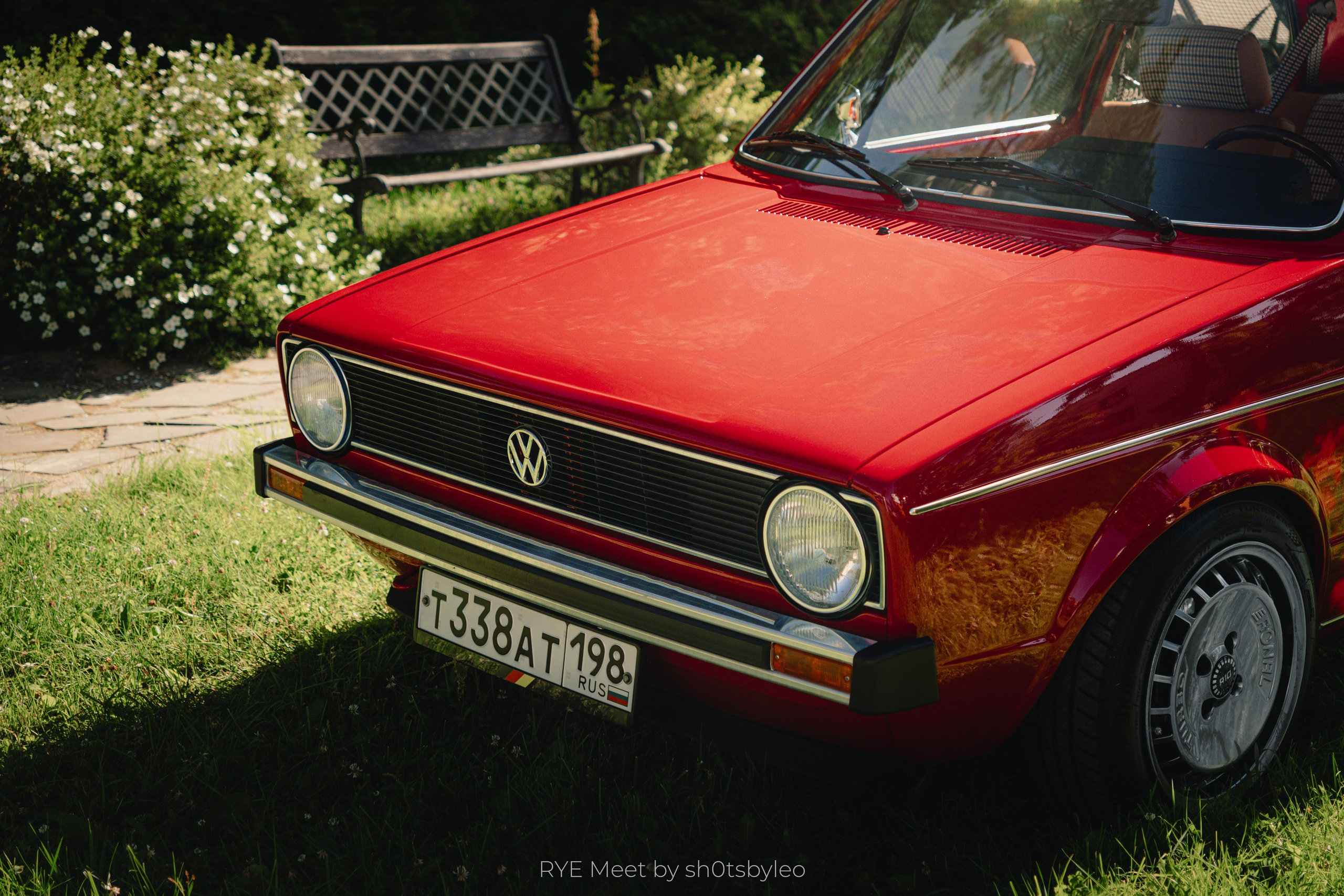 Масштабный летний фестиваль RYE Meet — встреча клуба любителей автомобилей старше 25-лет. Автомобильный фотограф Антон Цырулев