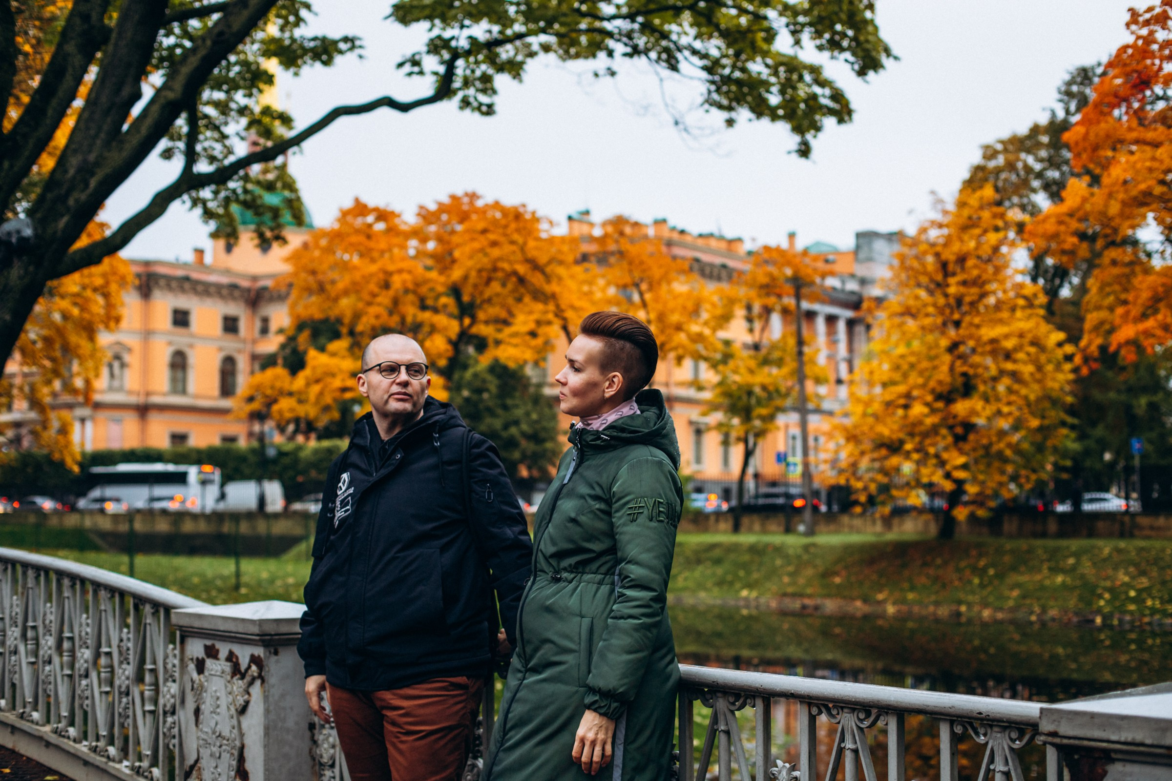 Николай и Екатерина в октябре. Фотопрогулка в Петербурге. Индивидуальный и семейный фотограф в Санкт-Петербурге