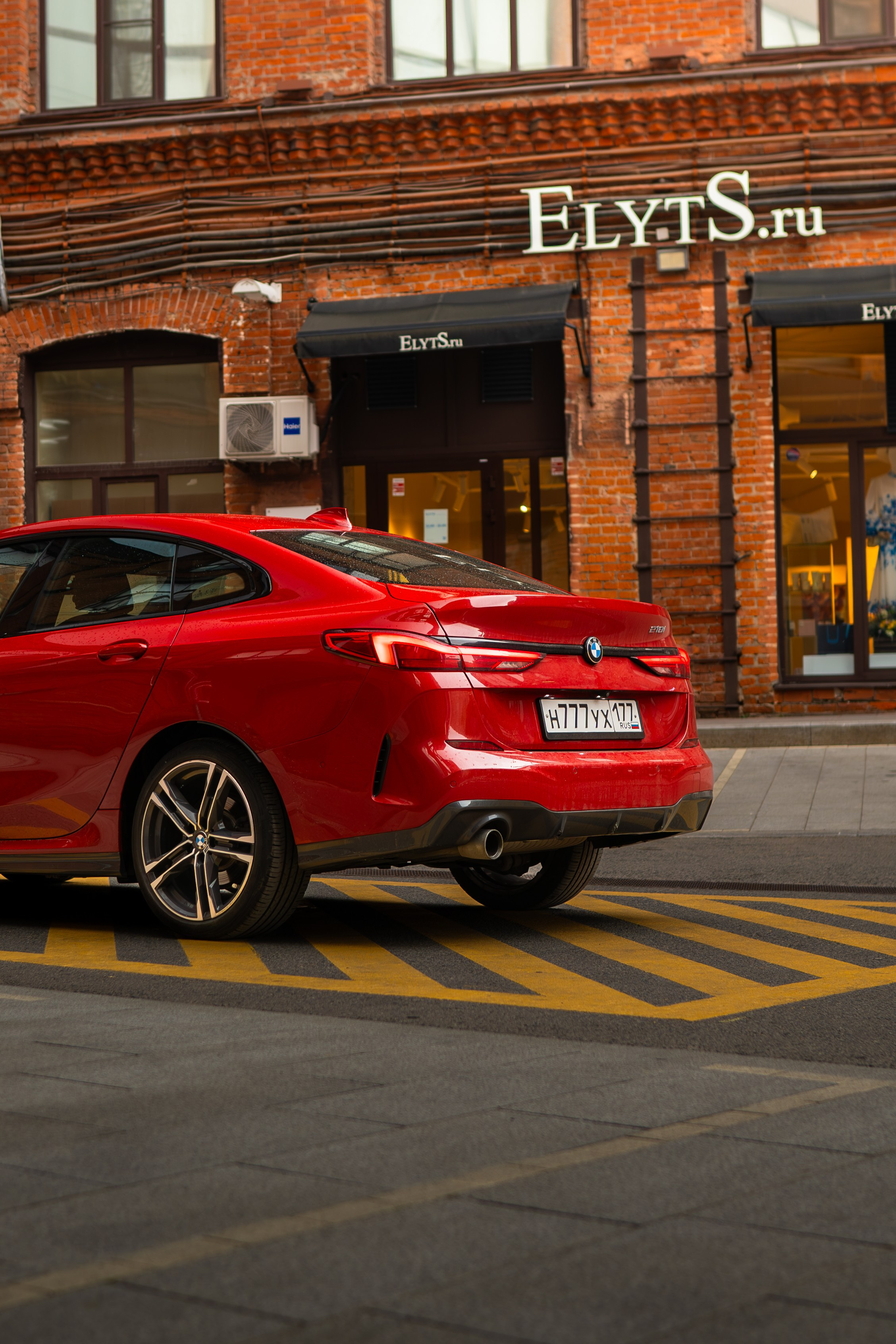 BMW 2-series. Mirllaev