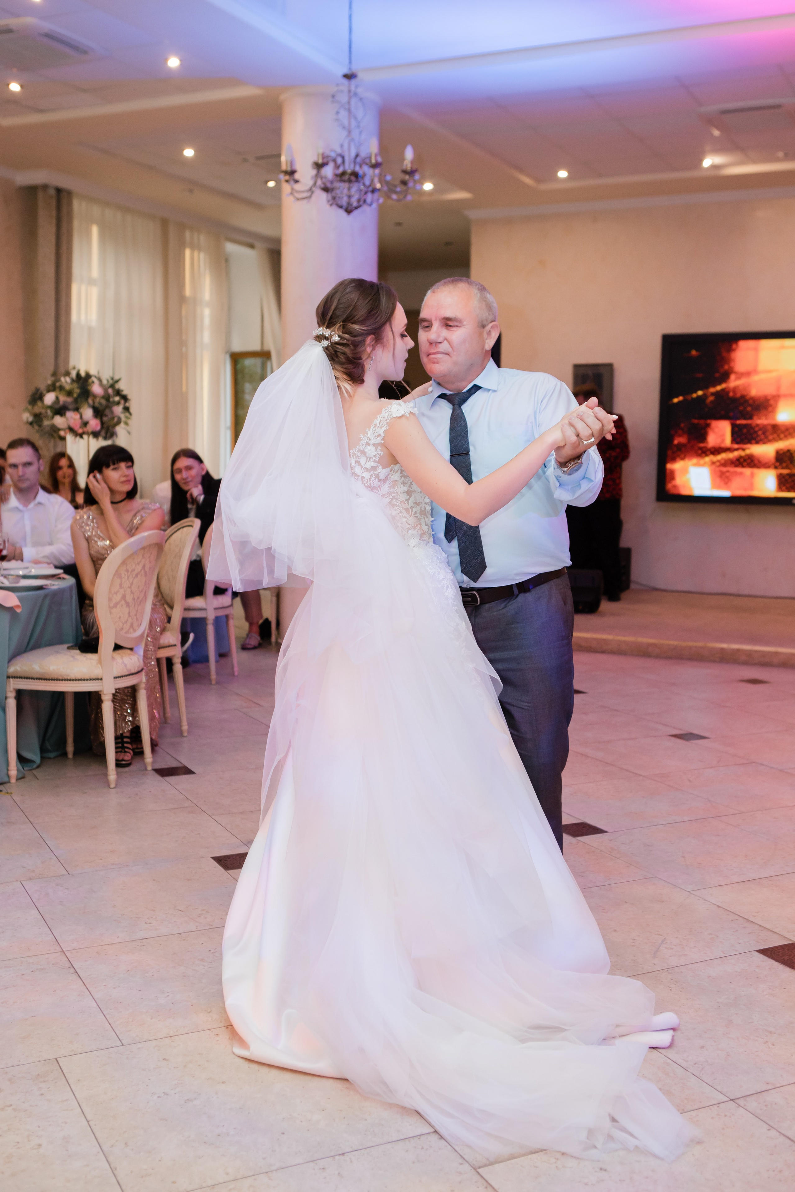 Свадебная фотосъемка Михаила и Ольги. День нашей свадьбы. Видеосъемка и фотосъемка свадеб. Фотограф и оператор на свадьбу. Видеосъемка подкастов, собственная видео-фотостудии. Предметная фотосъемка