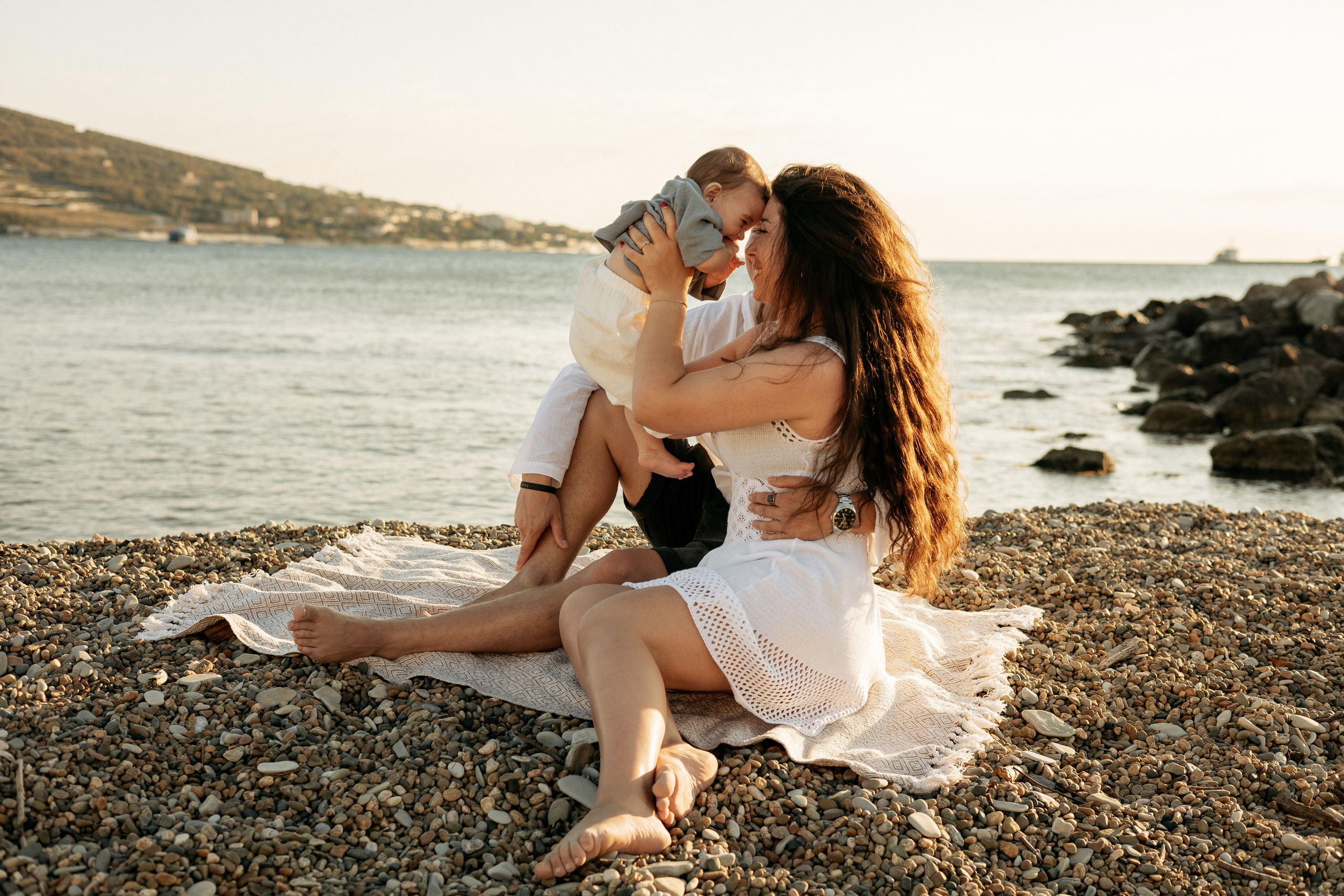 Остановленное время: счастливый момент на закате дня