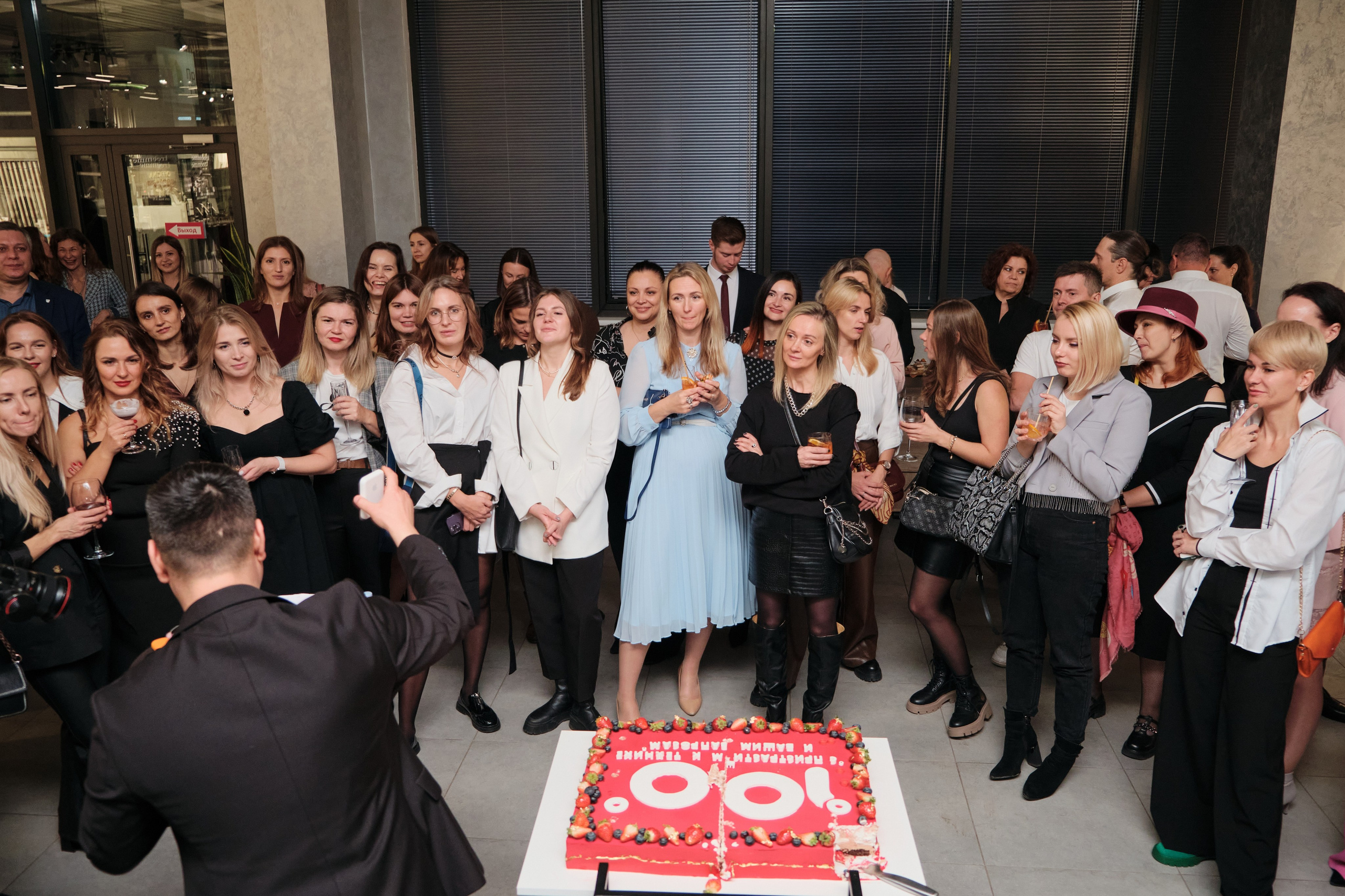 Открытие салона 100 градусов. Антон Ив