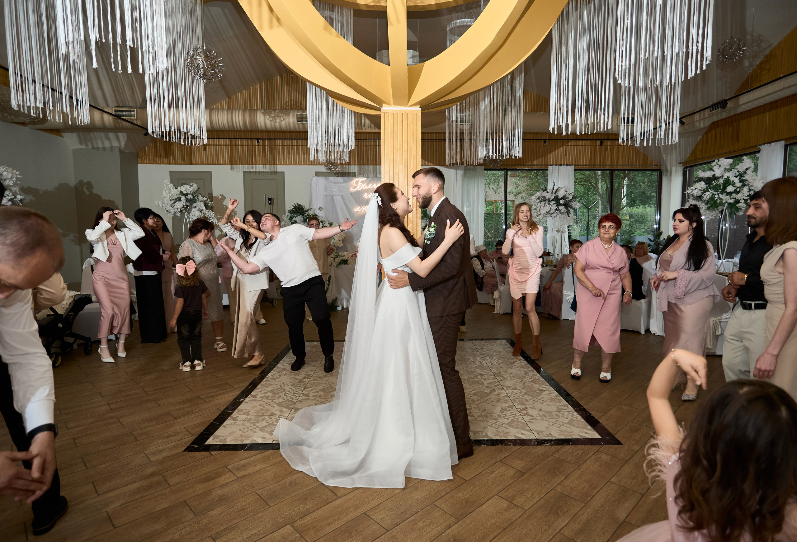 Свадебная фотография. Юрий и Акмарал. Фото и видео — Артания │ Раменское │ Вся Россия