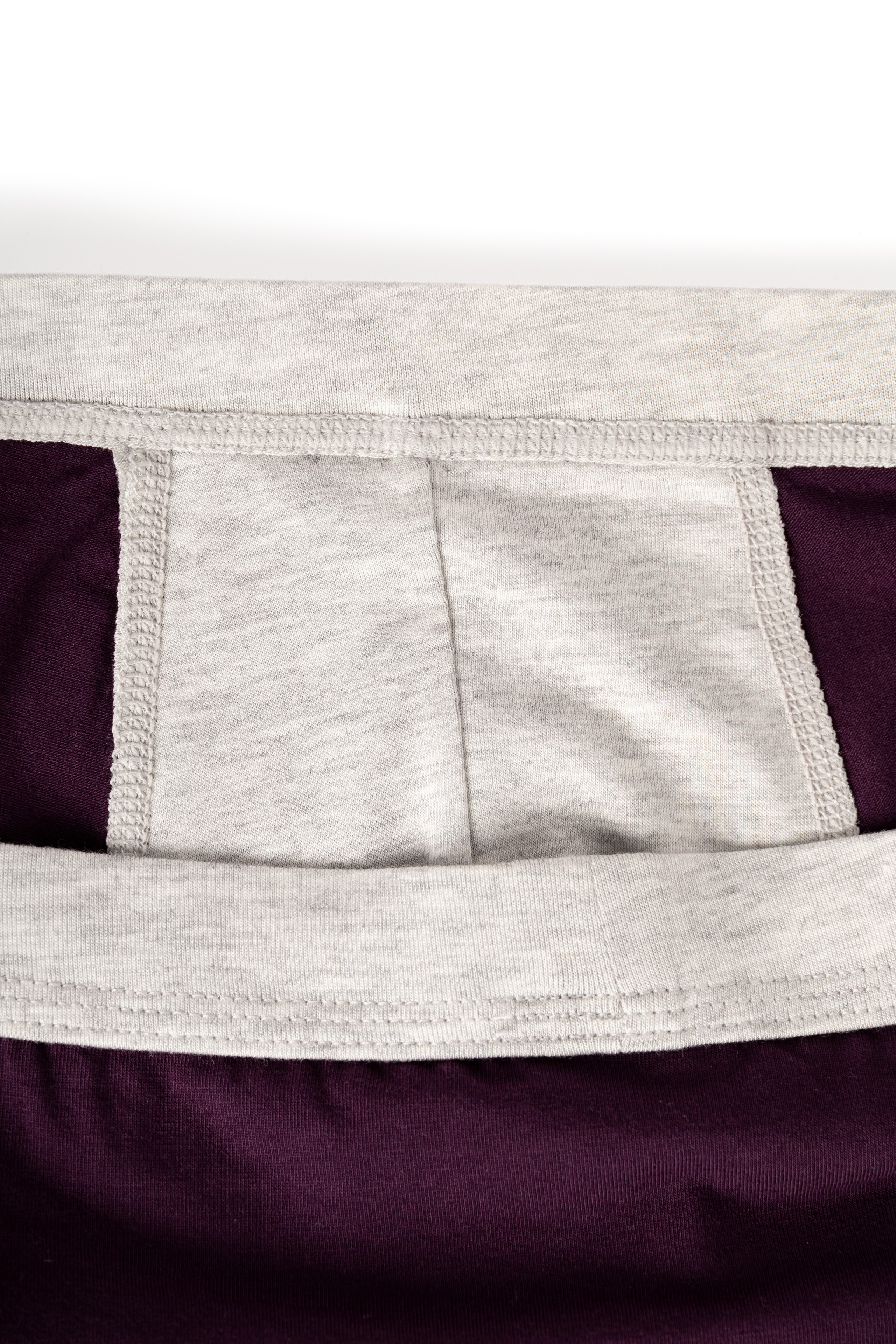 Детализация швов мужских боксеров крупным планом | Фото для бренда