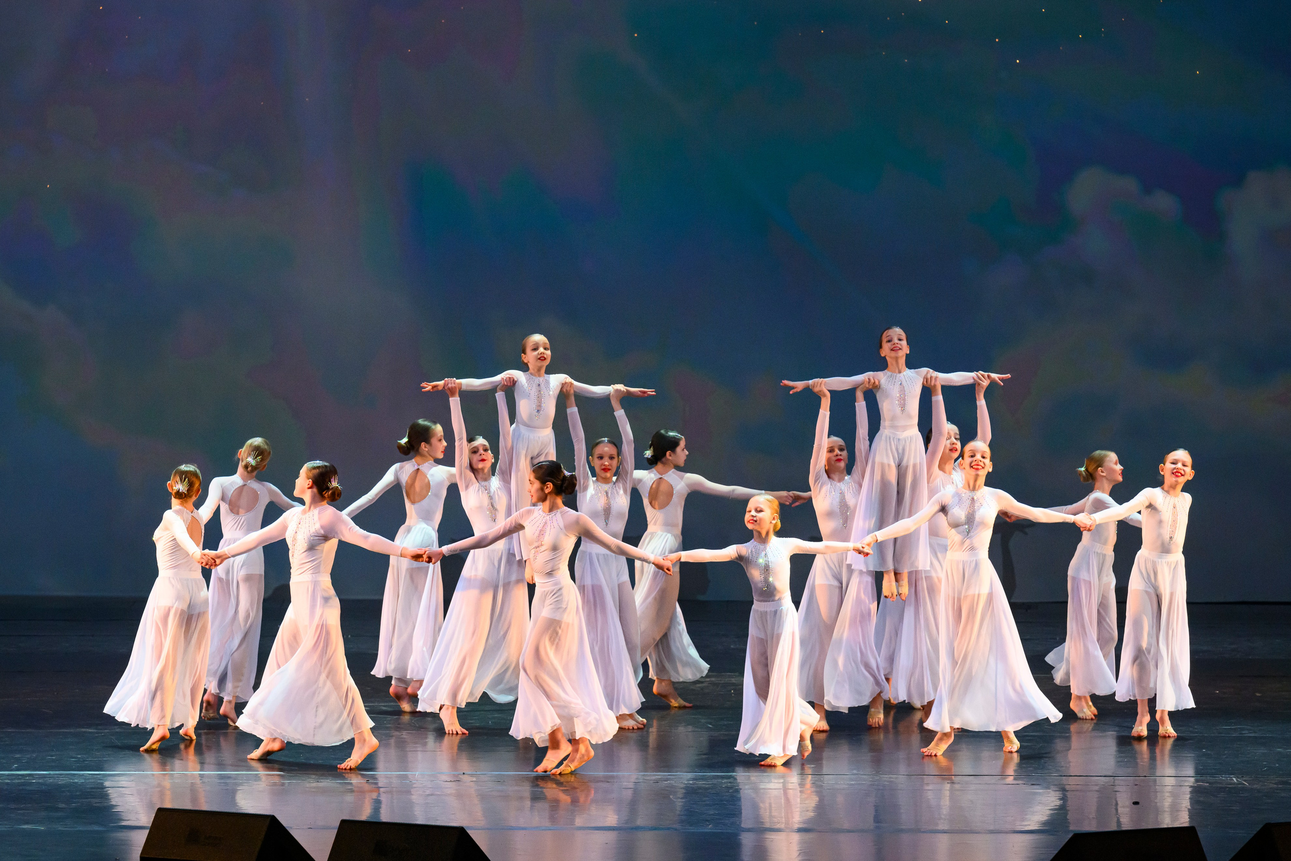 23 апреля, часть 1, БКЗ Октябрьский, г. Санкт-Петербург. Золотое яблочко