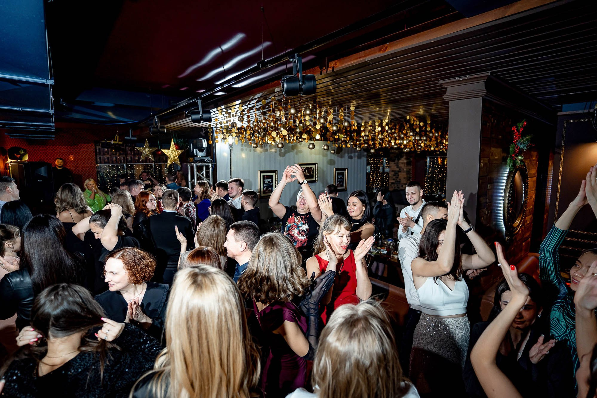 Новый год 2024 в Peoples. Сергей Кошкин. Репортажная и ивент-фотография в Сургуте