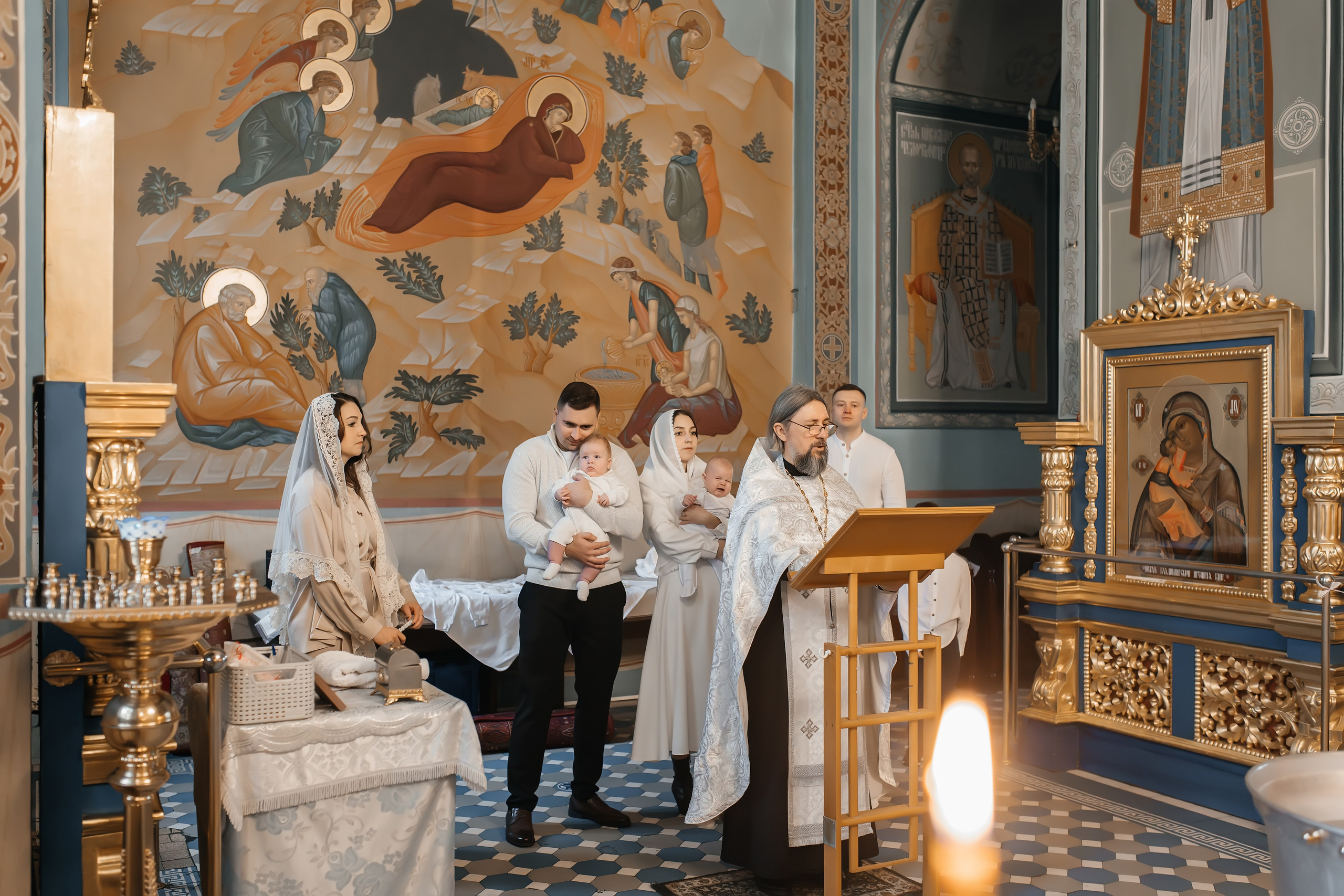 Крещение Гордея и Степана в Храме  Успения Пресвятой Богородицы в Троице-Лыково. Фотограф на крещение и венчание Москва  Надежда Баланина