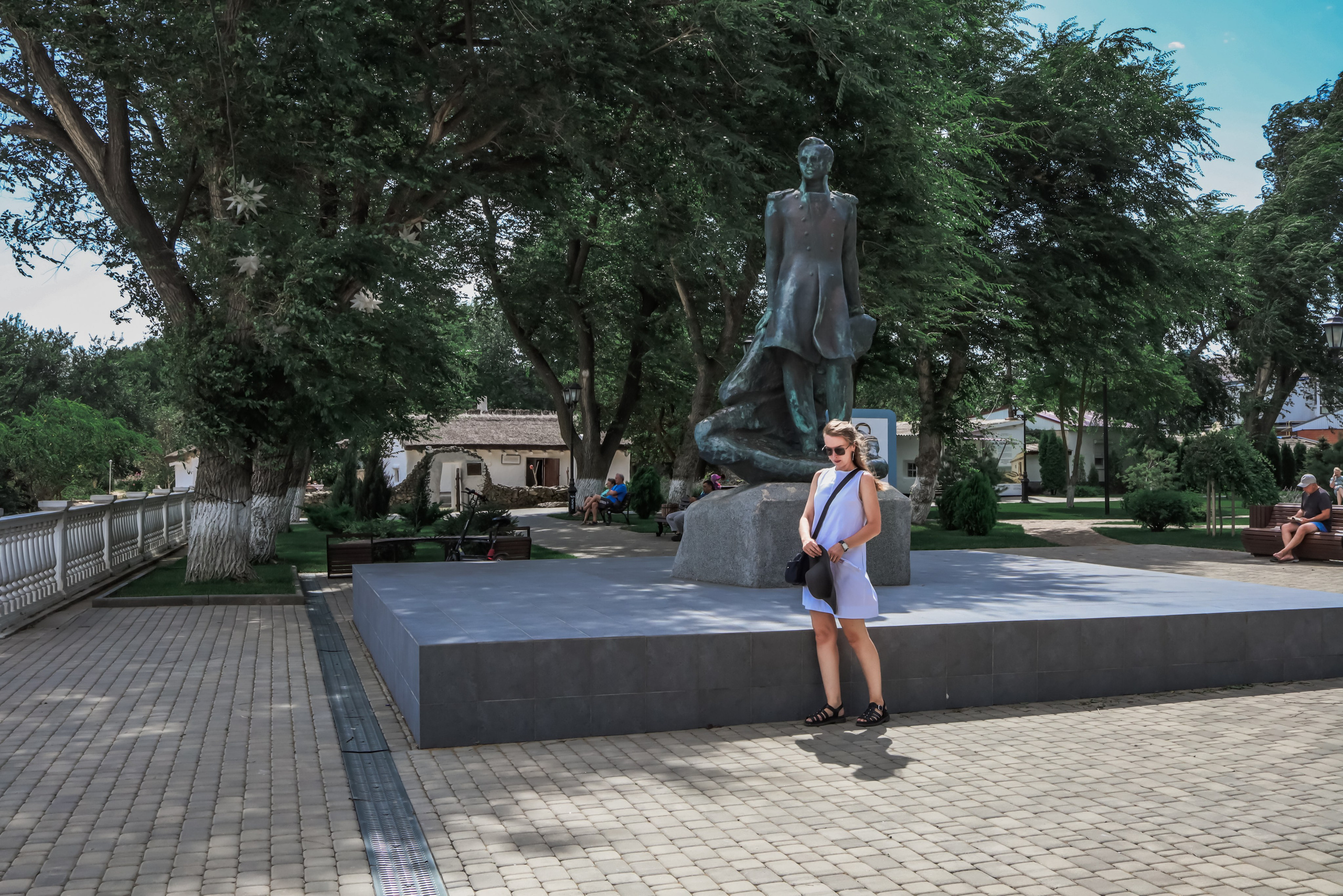 Тамань. Женский портрет и немного больше в Санкт-Петербурге