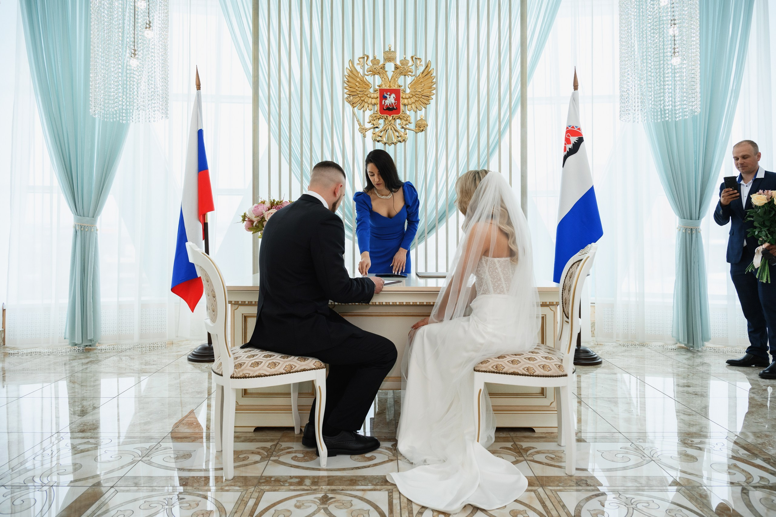 Фотосессия свадьбы в Петропавловске-Камчатском, Свадебная фотосессия в Петропавловске-Камчатском, Свадебная фотосессия в студии в Петропавловске-Камчатском, Красивые свадебные фотосессии в Петропавловске-Камчатском, Свадебная фотосессия цена в Петропавловске-Камчатском