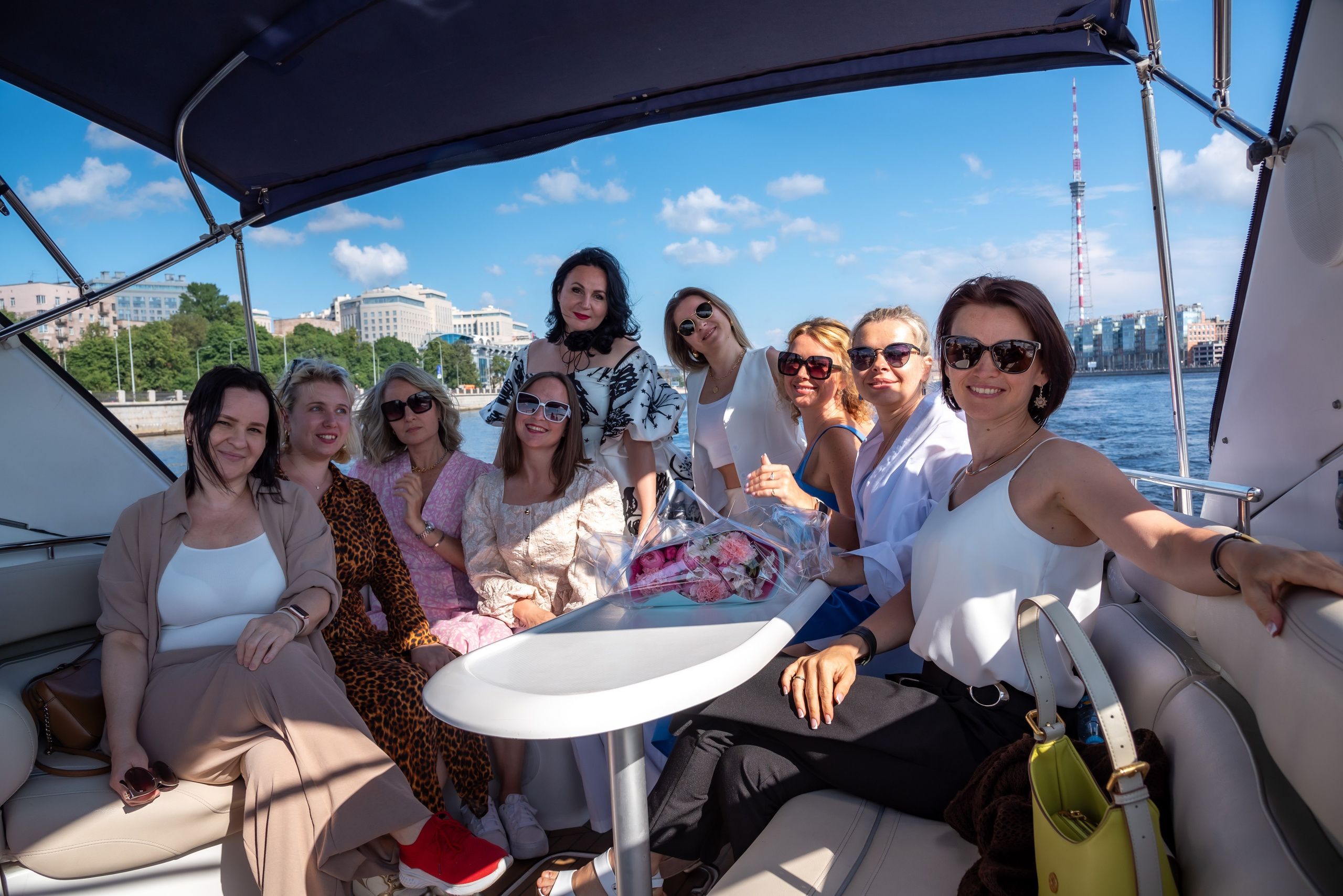 Прогулка на яхте — выпускной БМ. Елена Сергеева- фотограф для жизни и бренда. Фотосессии и репортаж мероприятий