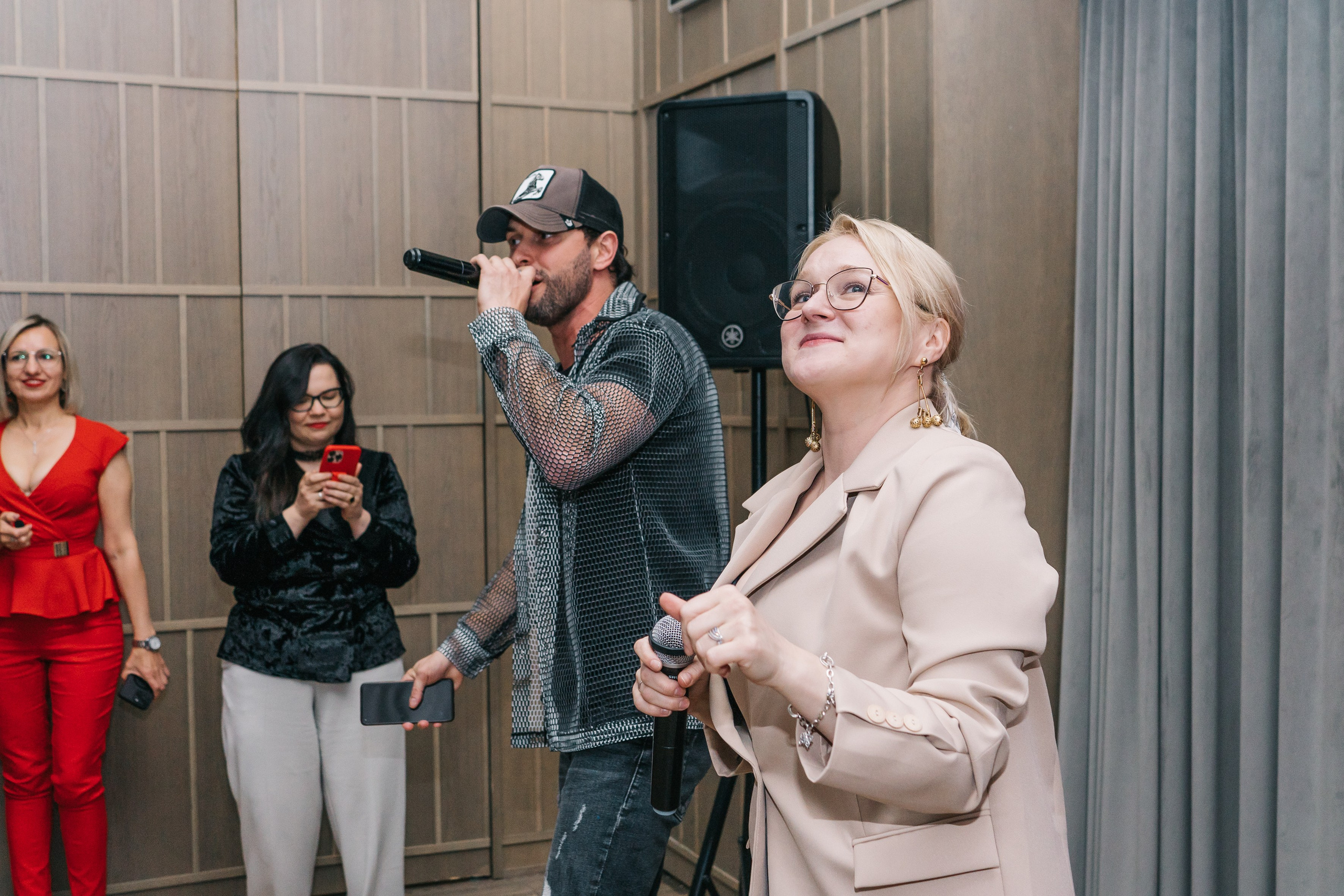 Бизнес-стендап. Женский фотограф в Москве Анастасия Сидорова