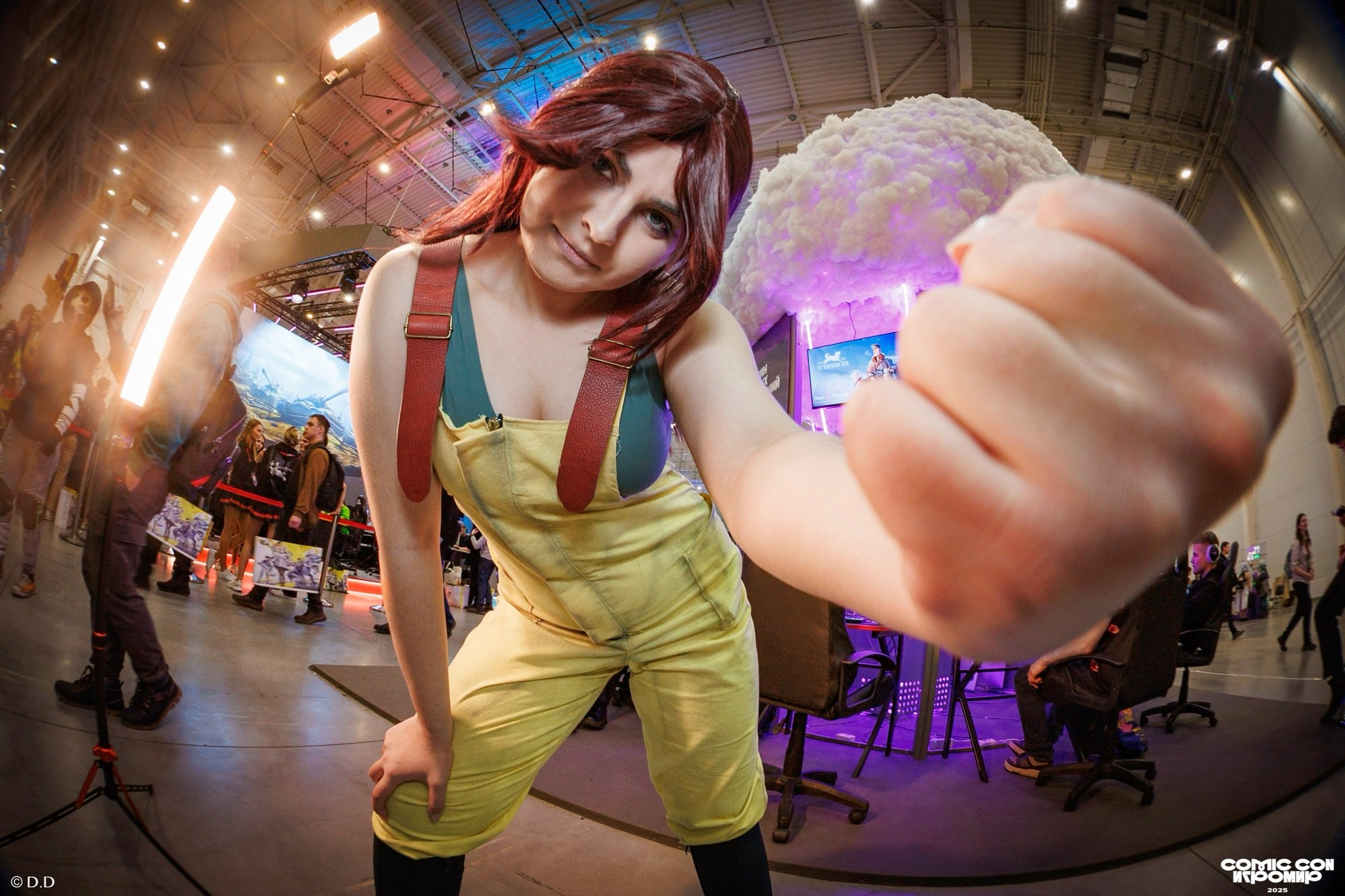 Comic Con Игромир 2025. Различные мероприятия и просто фотографии людей