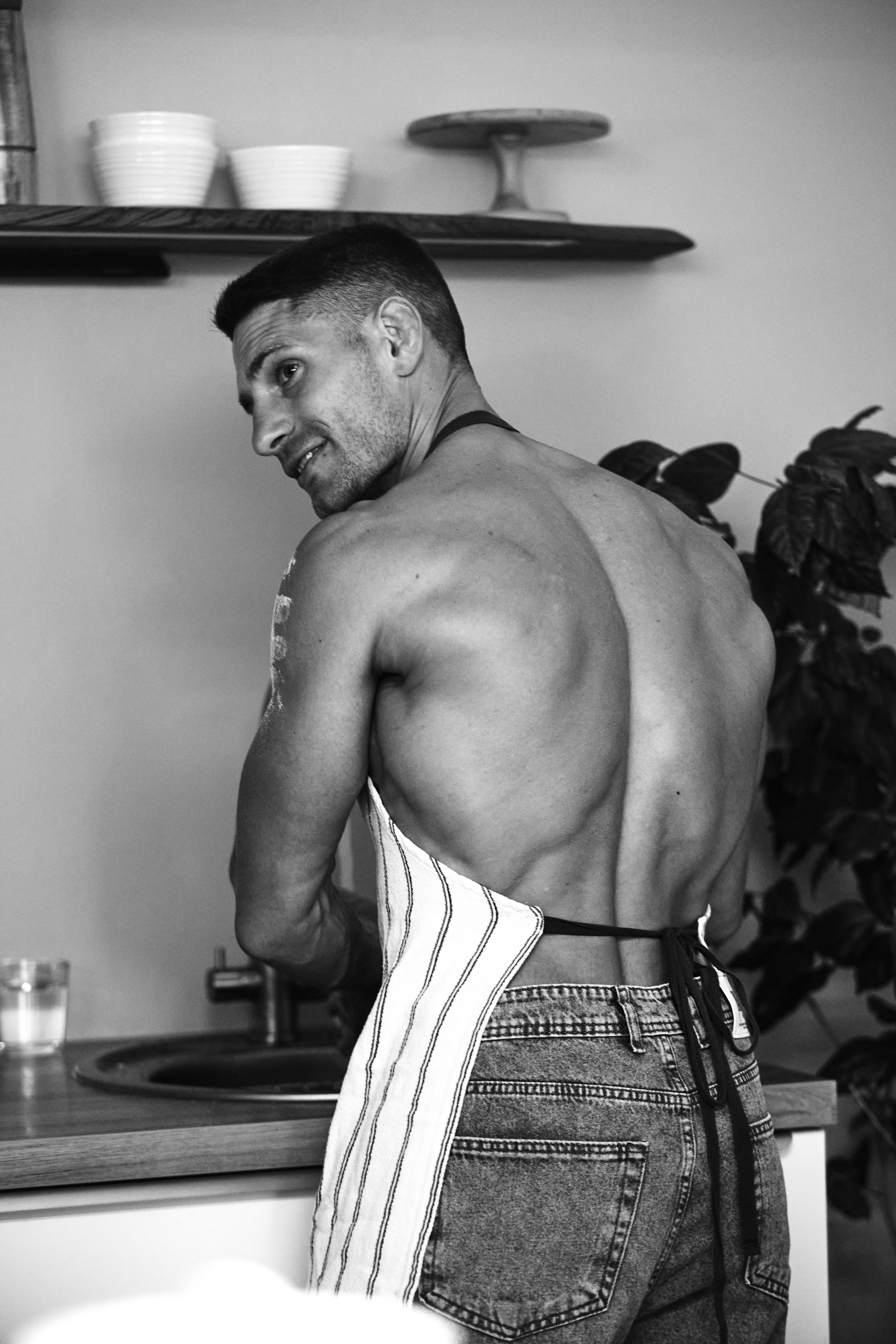 Best Portrait Photo Shoot for Men. Professional photographer in Sochi Victoria Joy. Teaching Photography