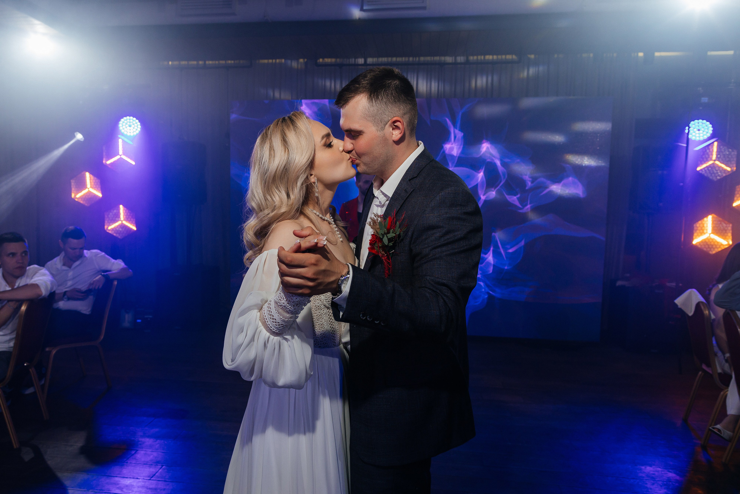 Грандиозное свадебное событие в уютном ресторане. Олег Сверчков | Свадебный фотограф Вологда