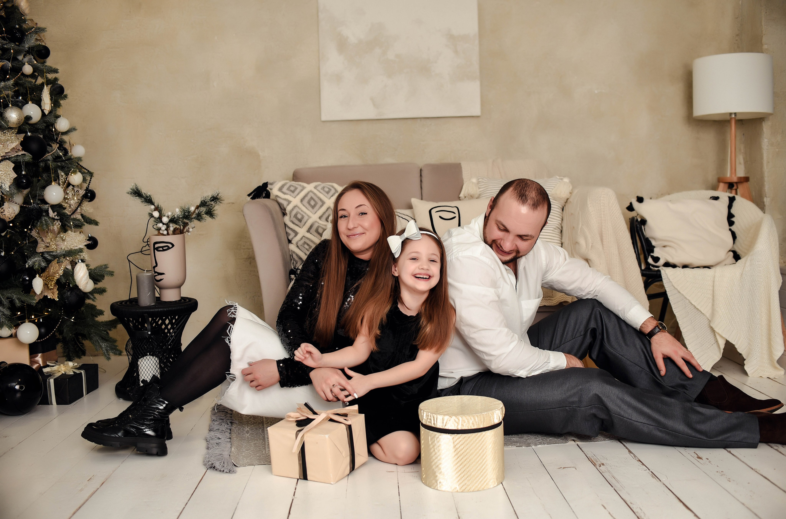 Новогодняя семейная. Свадебный, семейный, детский, контент фотограф в Омске Максим Ильин