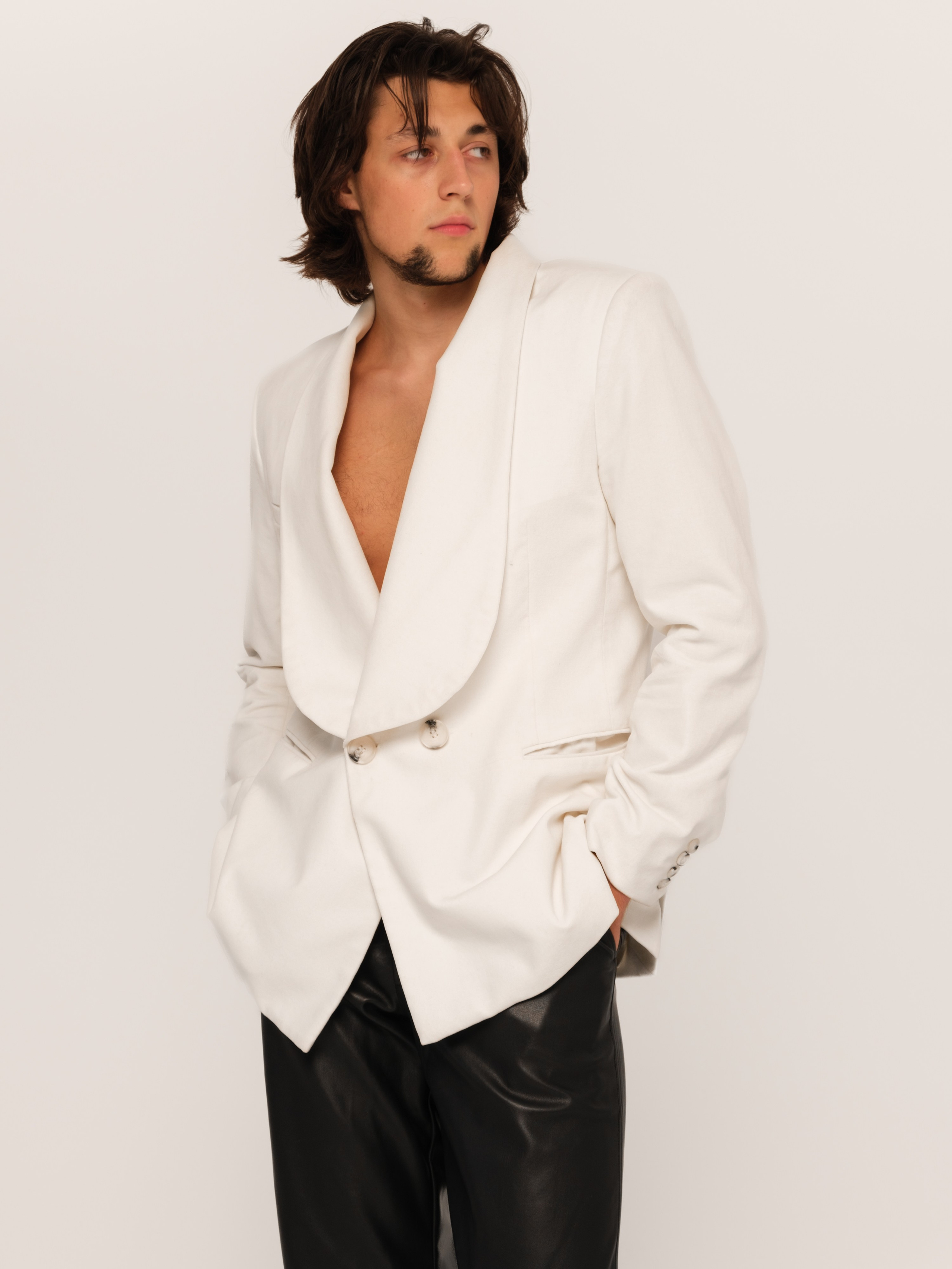 ZHAKOVA BRAND каталог. Мари — фотограф и видеограф из Москвы