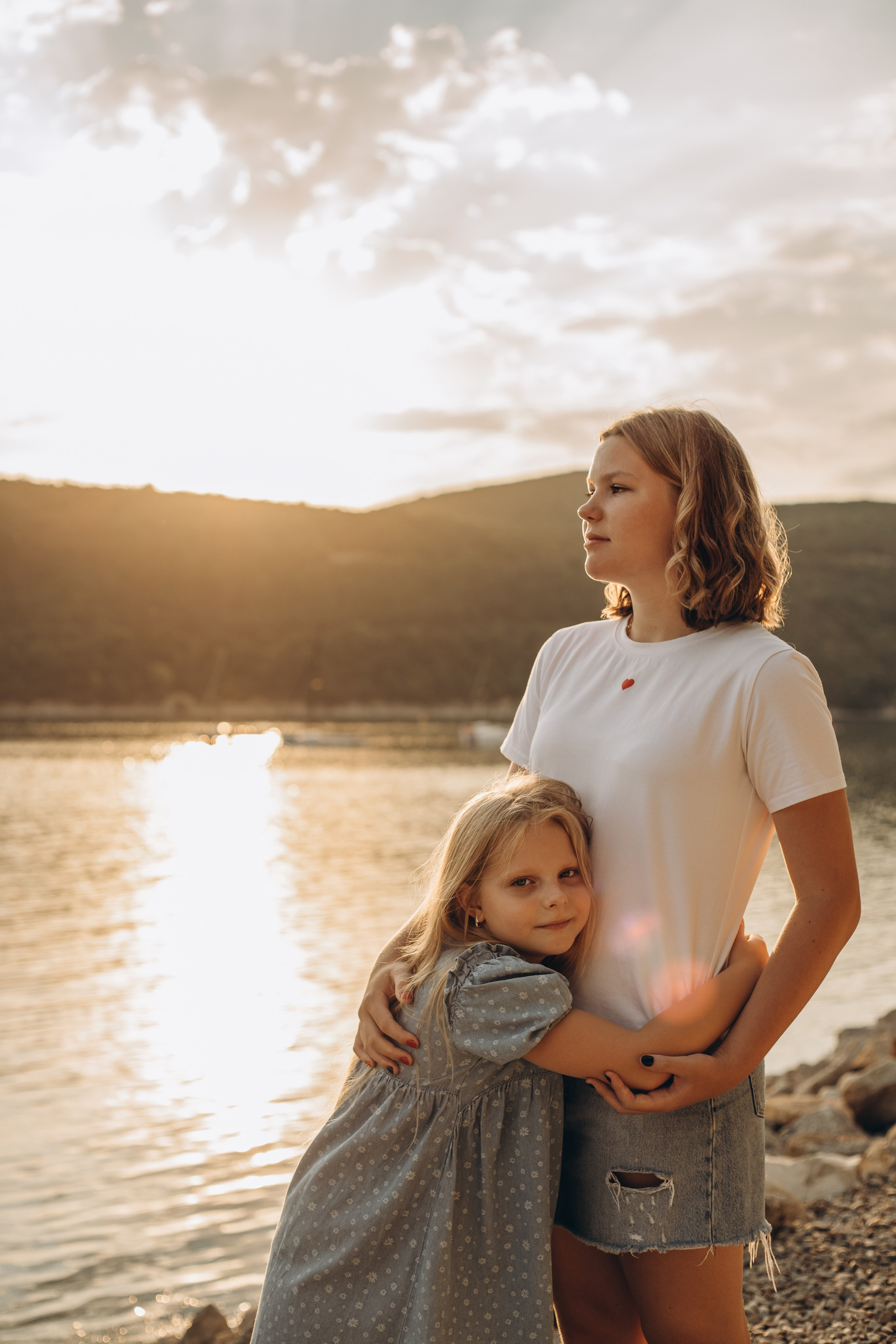 Антон, Тамара, Алиса и Ева — летний вечер у озера. Семейный фотограф Новороссийск, Анапа, Геленджик — Юлия Давыдова