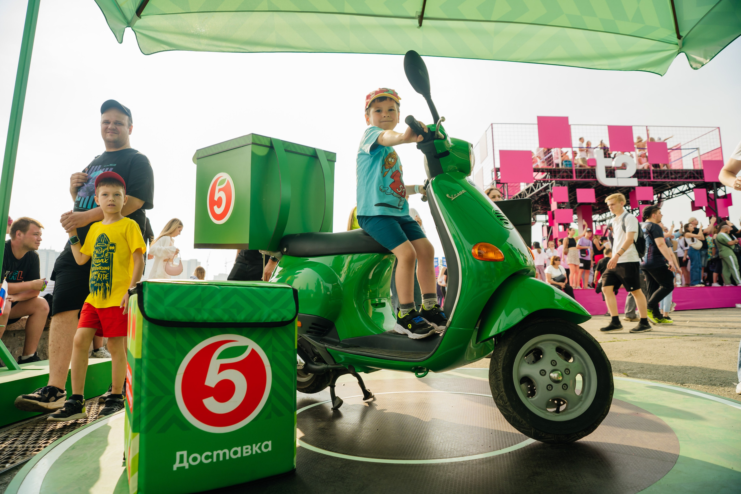 Пятерочка на VK фесте. Видеограф и Фотограф в Челябинске Ксения и Владимир Рюмины