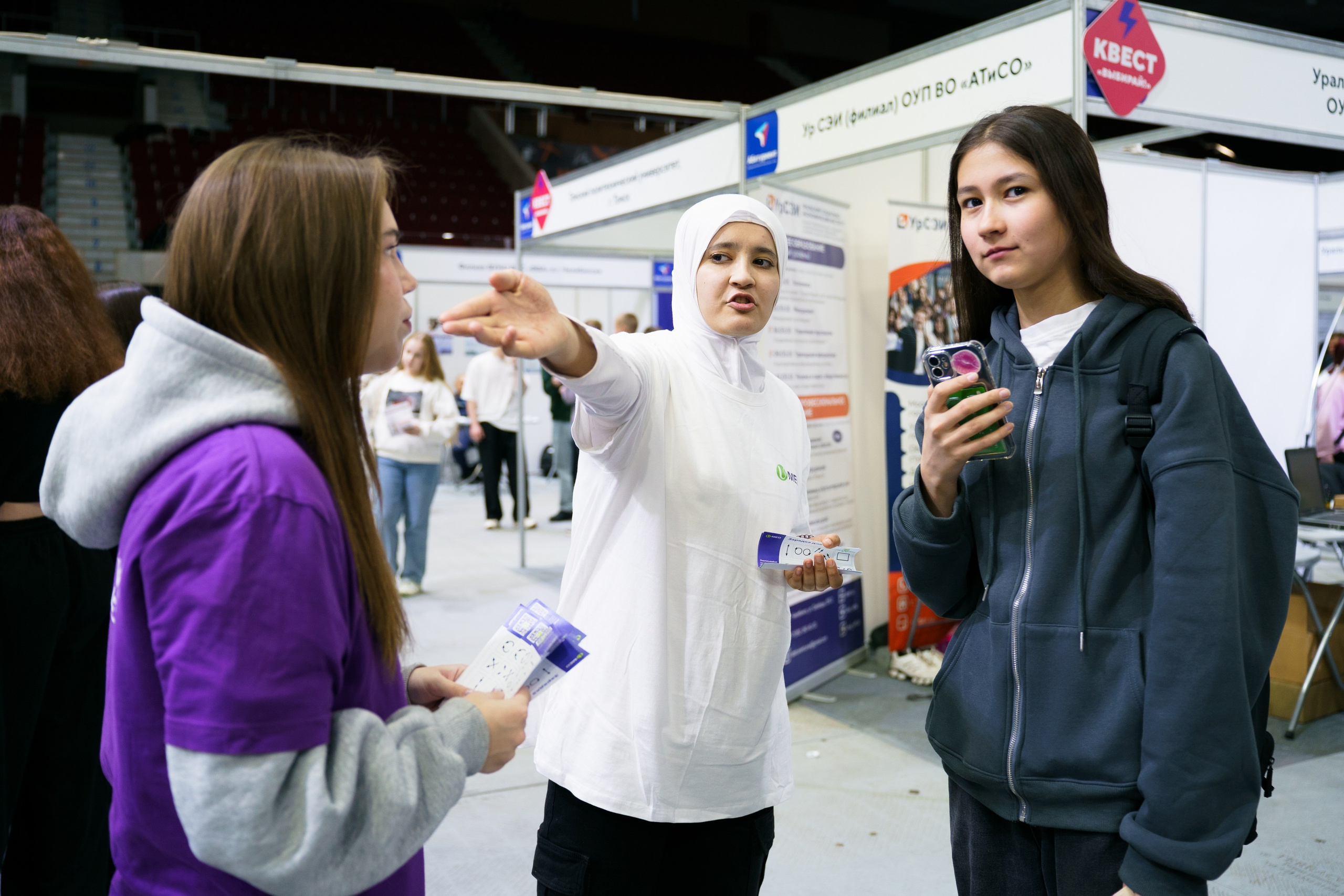 Выставка Абитуриент. Видеограф и Фотограф в Челябинске Ксения и Владимир Рюмины