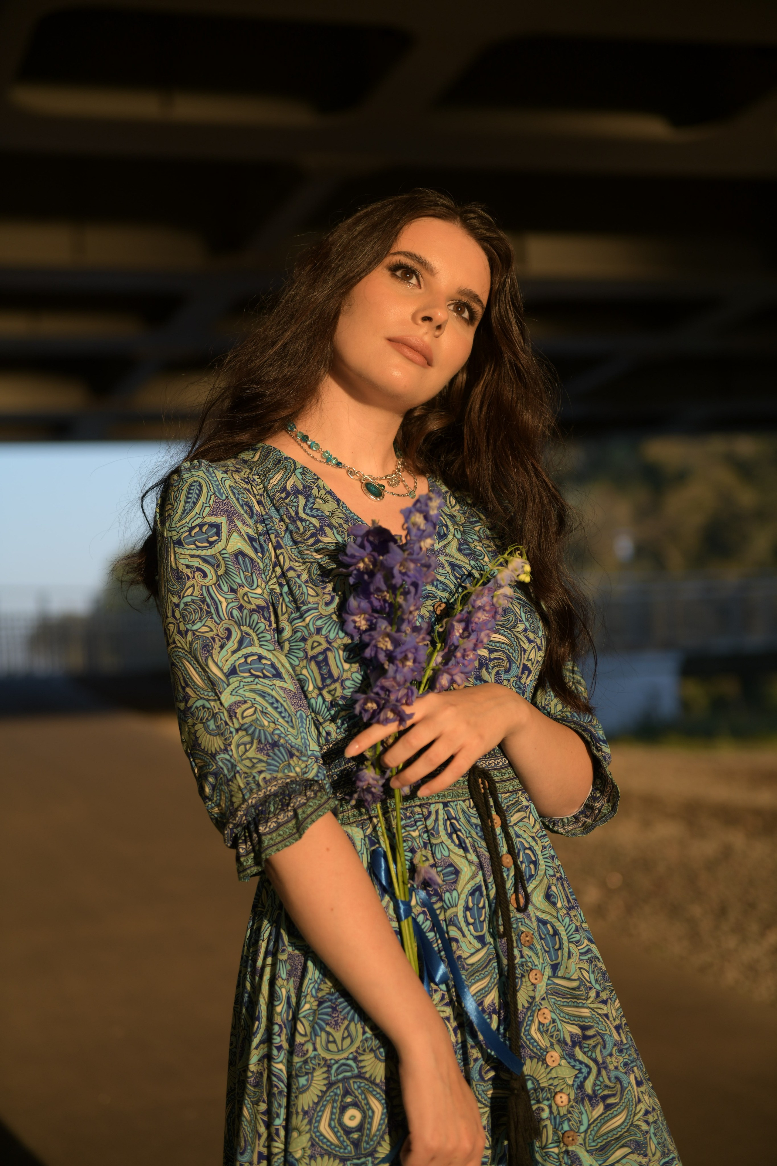 Фотография девушки на закатном солнце в Зеленограде.