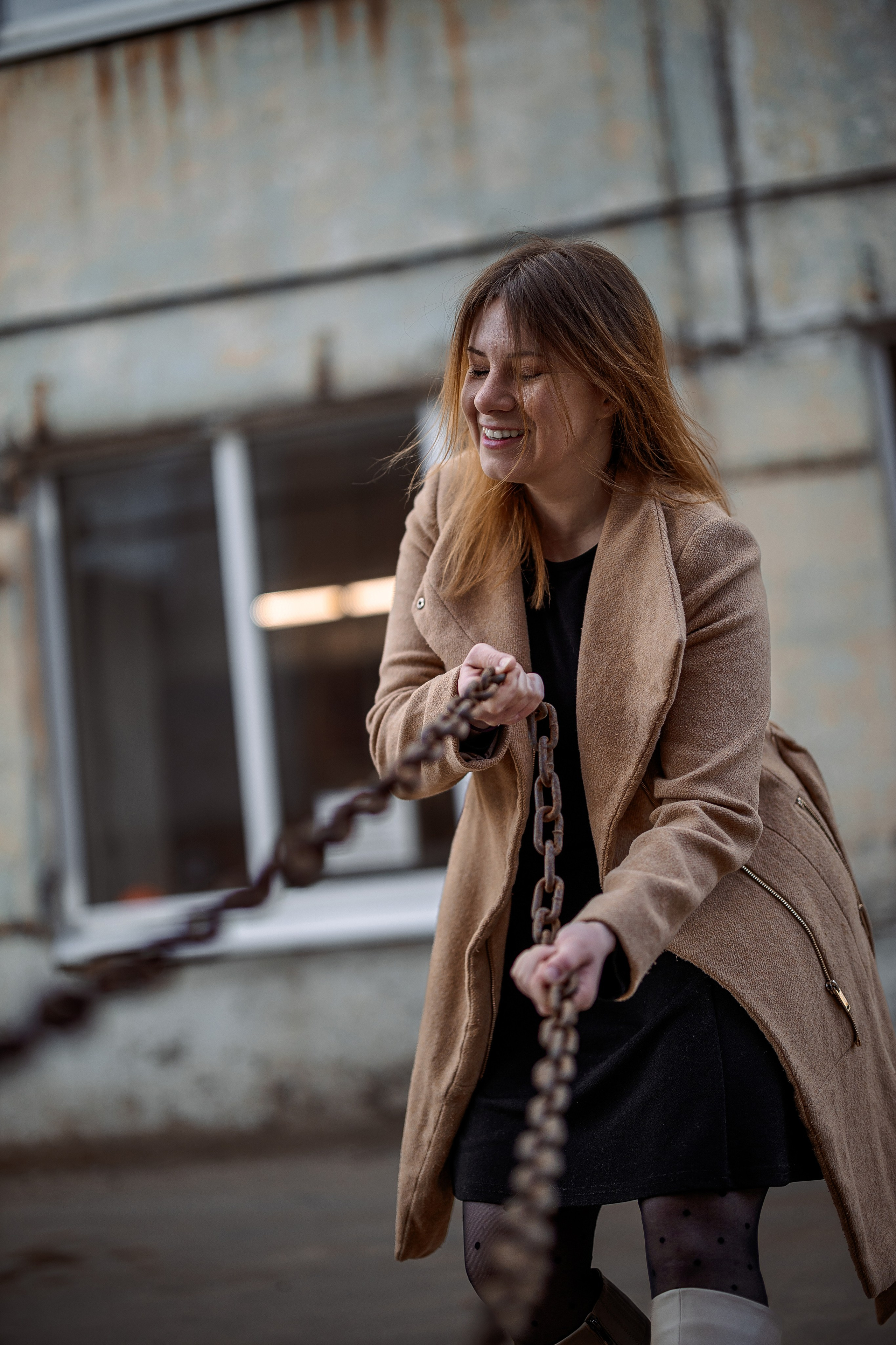 Настя на территории завода «Зингер». Александр Антонов. Профессиональный свадебный, репортажный фотограф в Москве, Подольске. Фото+Видео на любой праздник