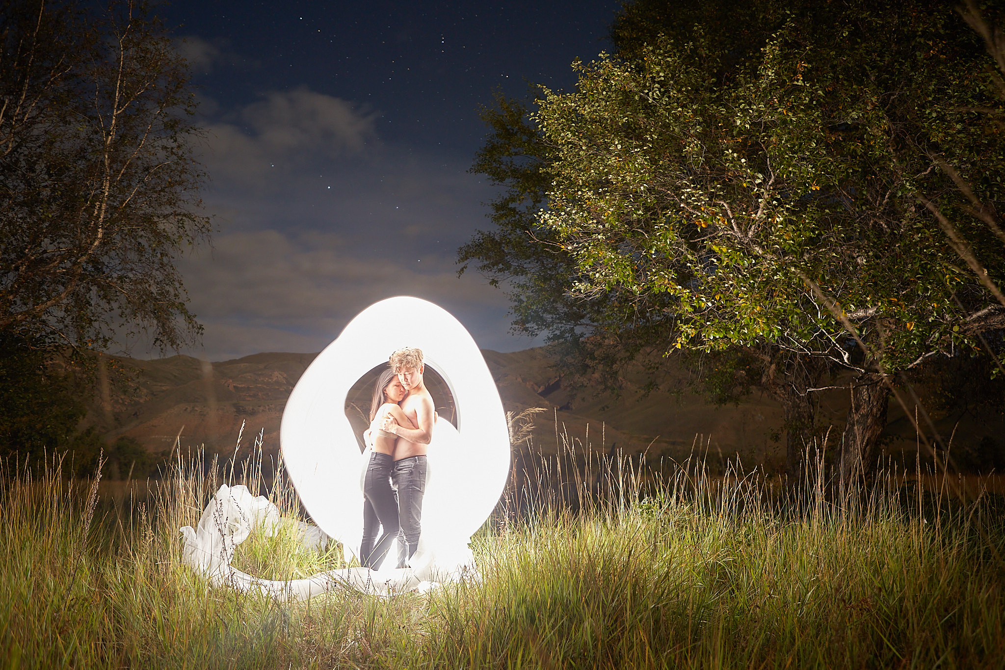 Темир + Вика (фризлайт). Фотограф Айдын Седип в Кызыле