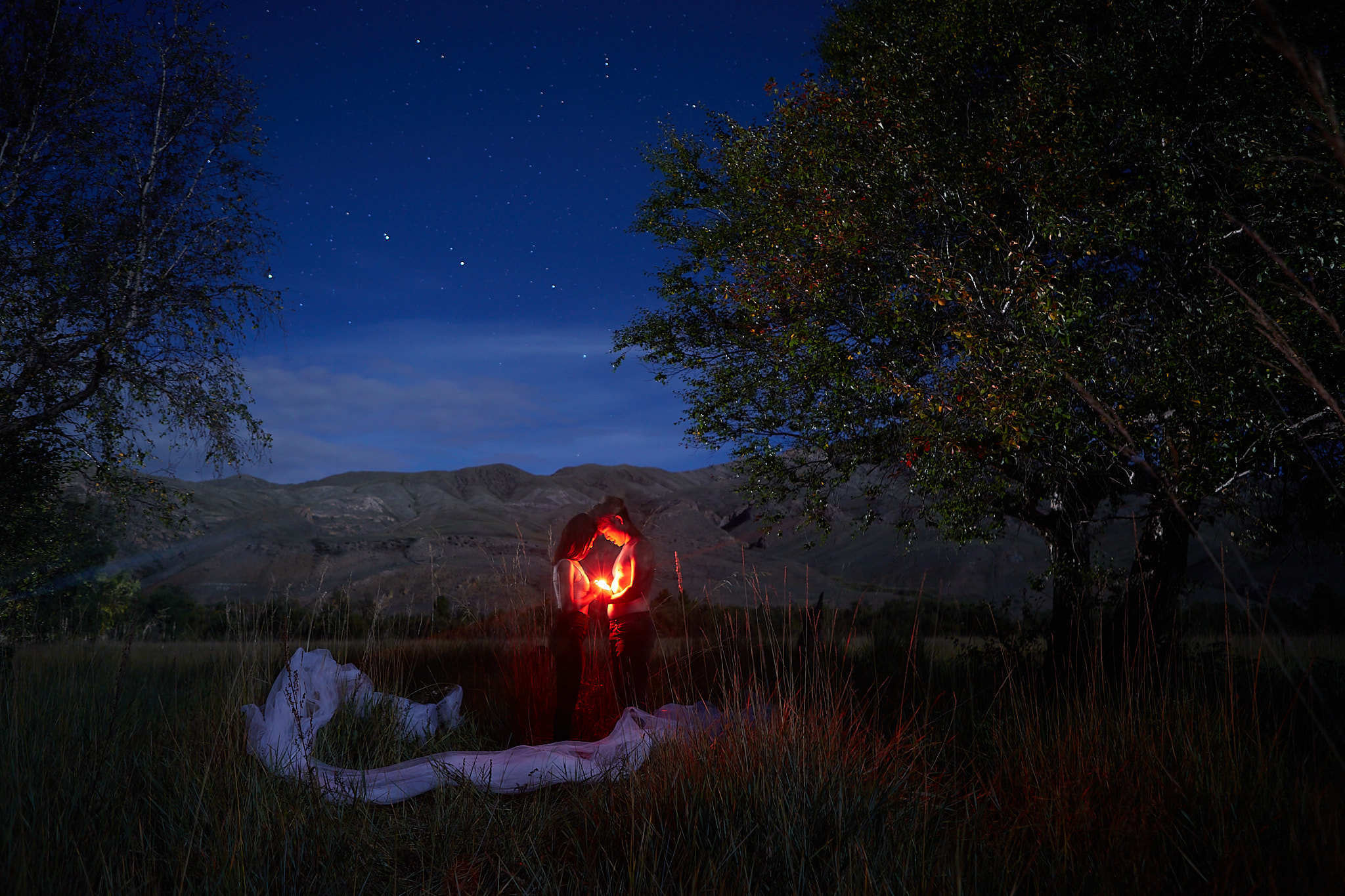 Темир + Вика (фризлайт). Фотограф Айдын Седип в Кызыле