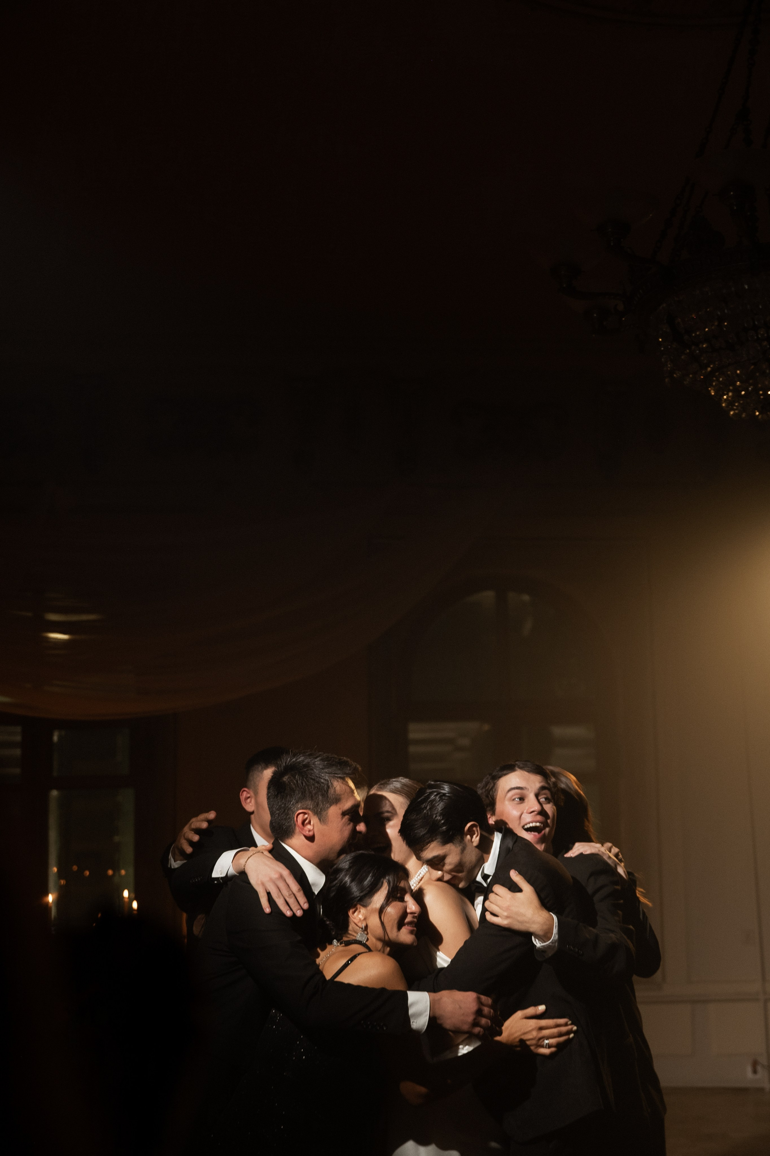 Камерный свадебный ужин при свечах в старинном особняке в фотостудии 21. Kult. Ярослава Ерина — свадебный фотограф в Москве