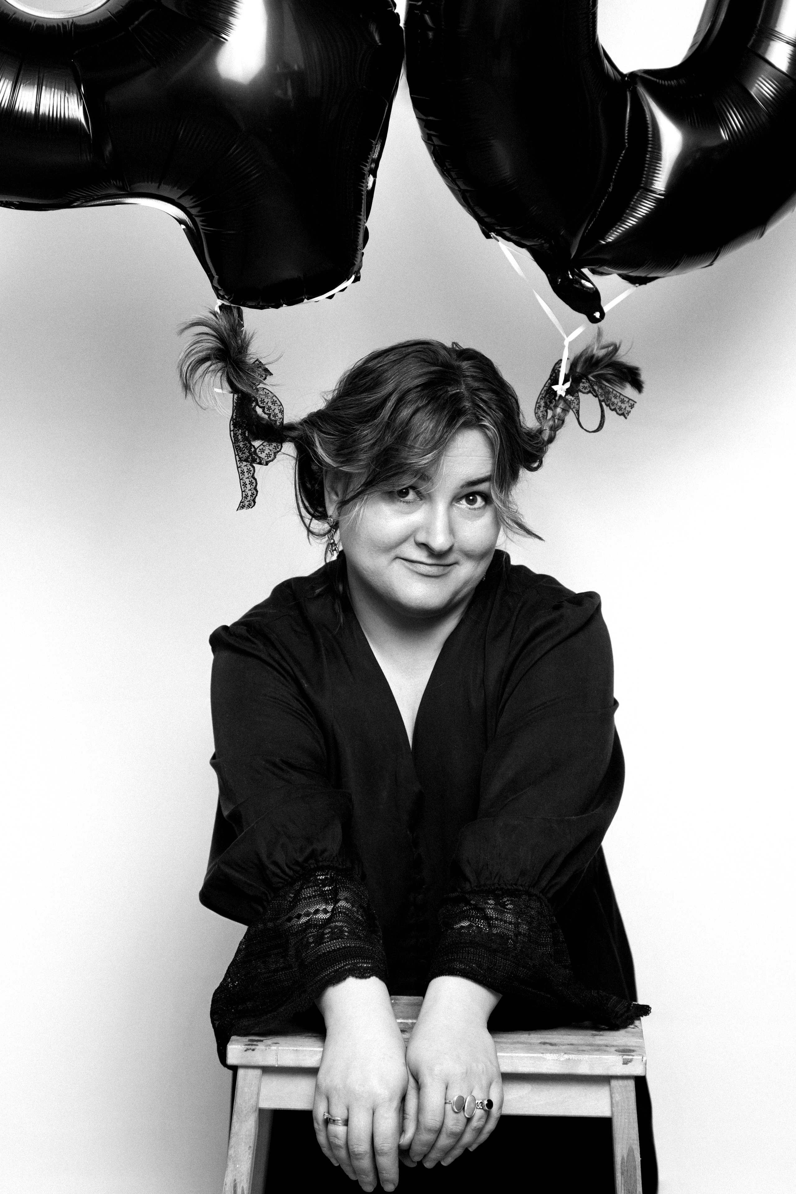 Портрет психолога. Домашняя фотосессия. Фотограф Полозов. Мск. Съемка для контента.  