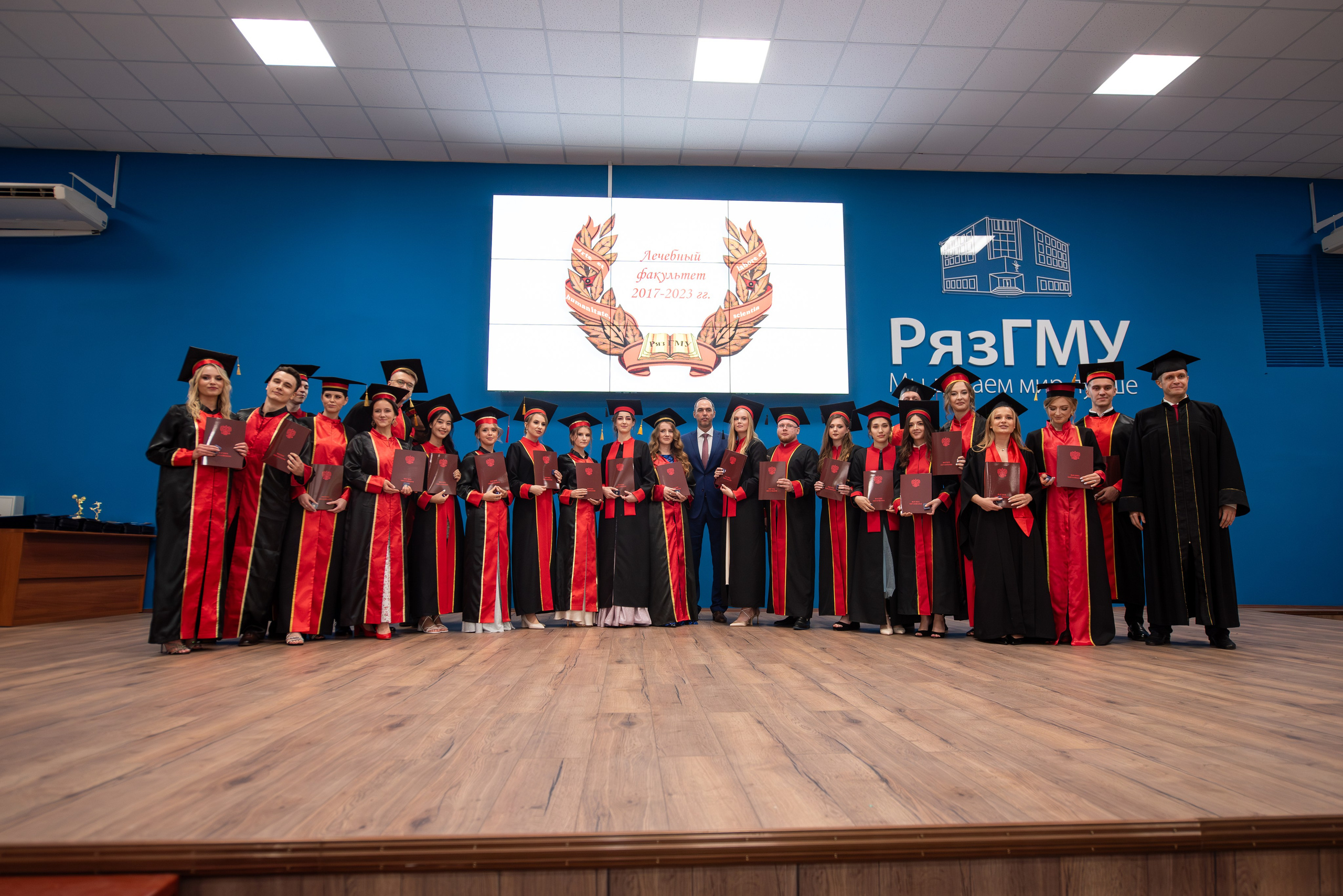 Выпускные высших учебных заведений. Свадебный и репортажный фотограф