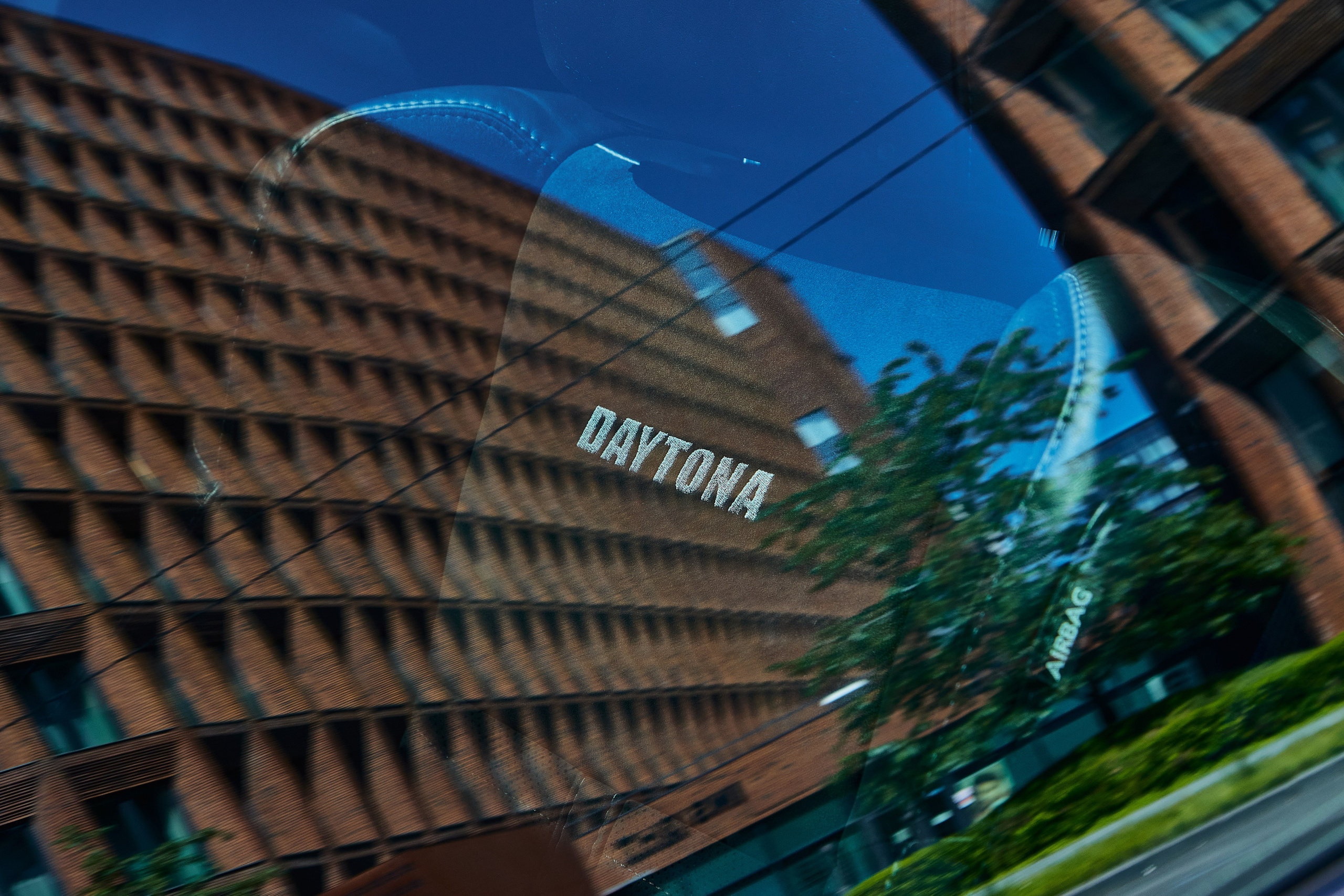 Автомобили