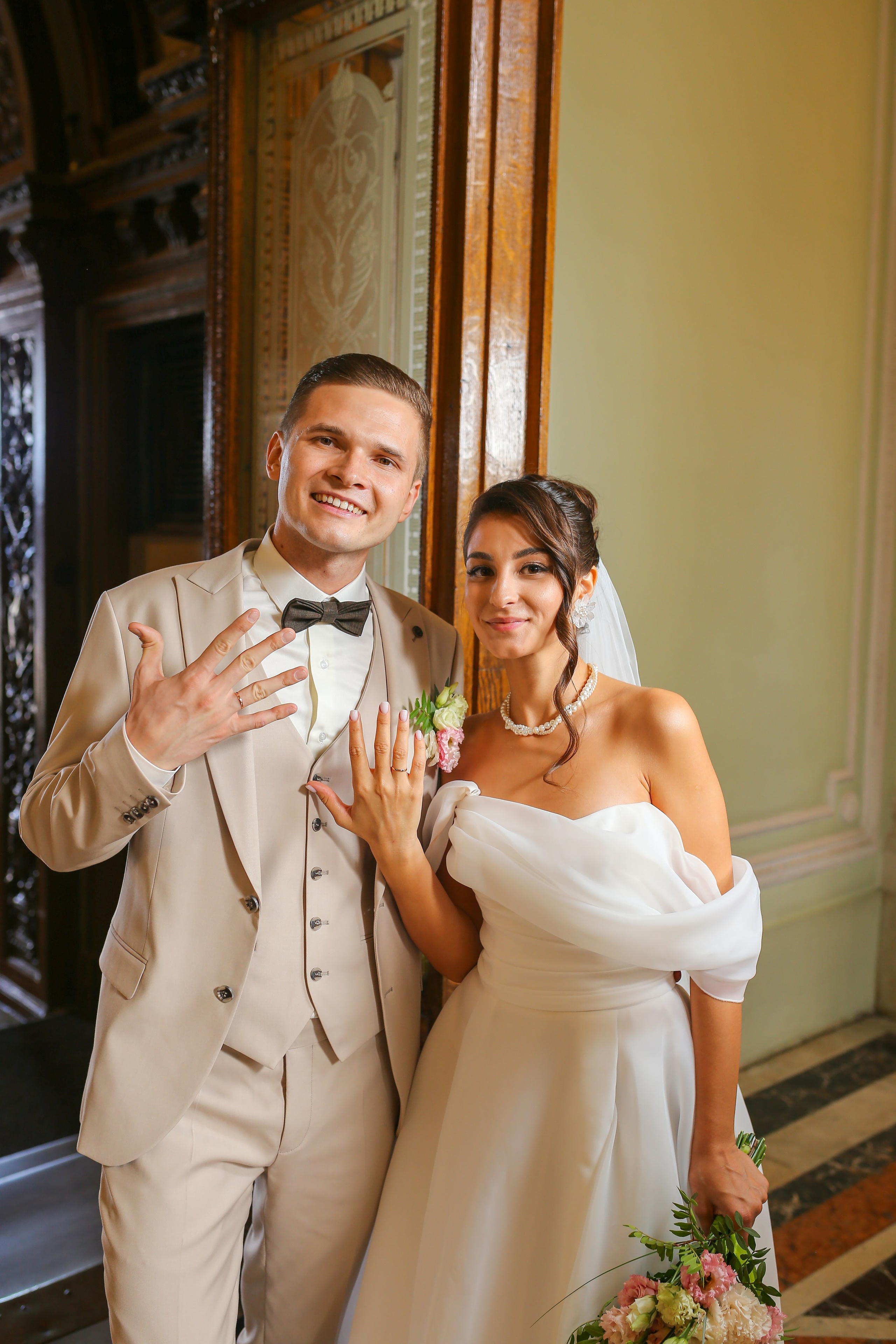 Классические кадры, во Дворце бракосочетания. Свадебный и Репортажный фотограф в Санкт-Петербурге