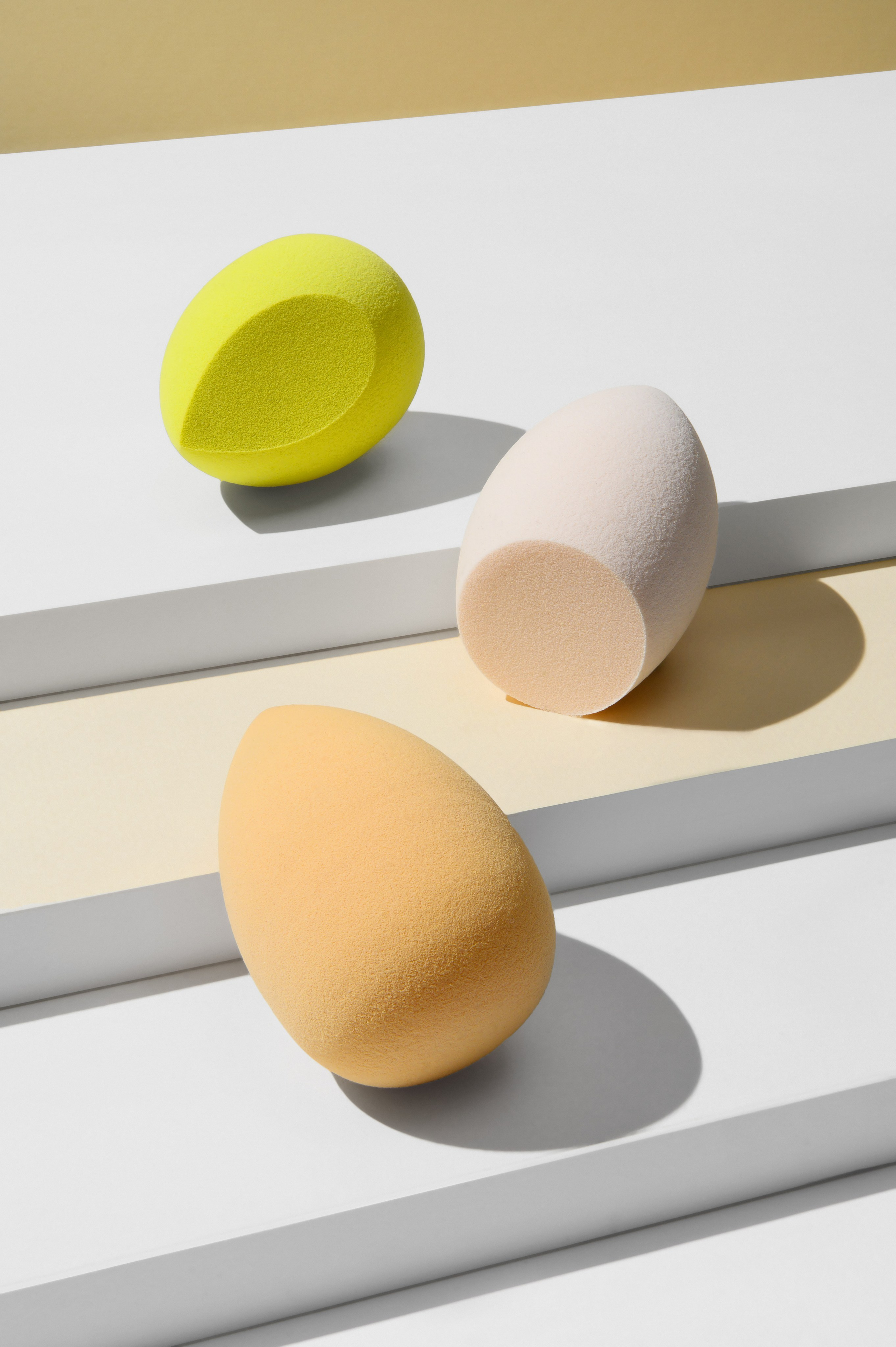 Каустика — предметная фотостудия для брендов