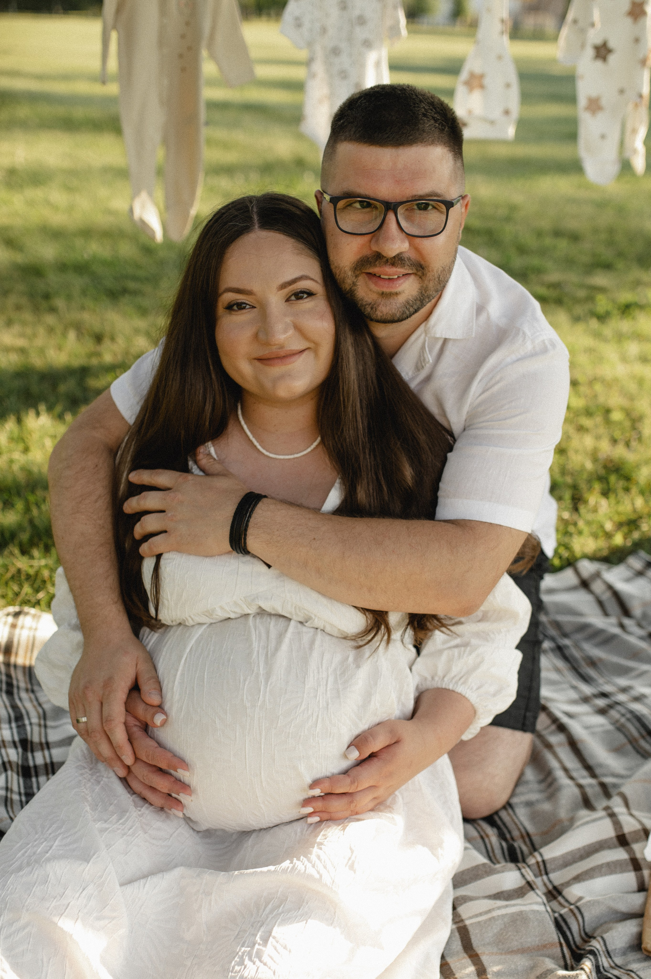 Фотосессия беременности на природе в парке Москвы. Семейная фотосессия Бутово Москва фотограф Алина Морщагина