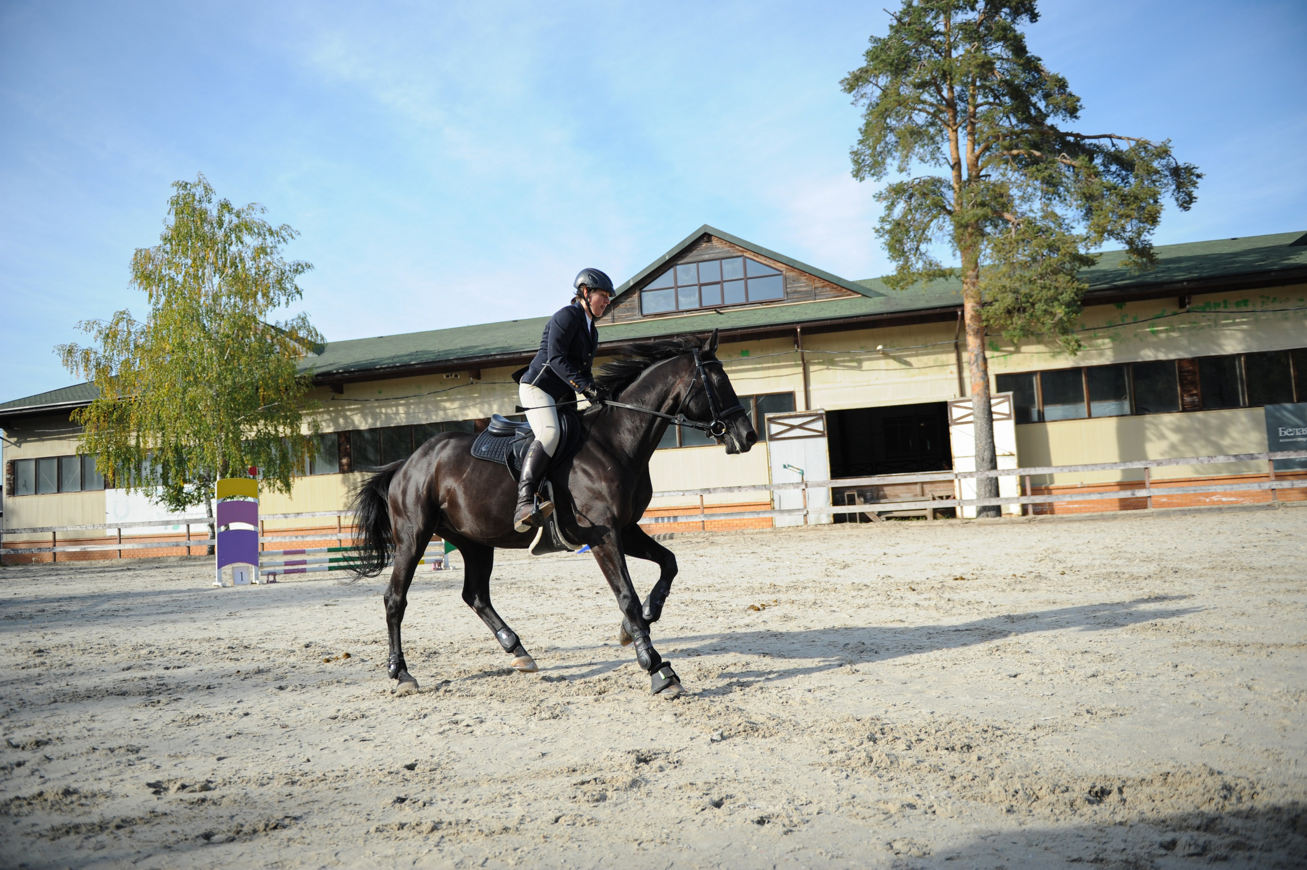 Конкур в конном клубе, репортаж Москва. Фотограф, визажист. Москва