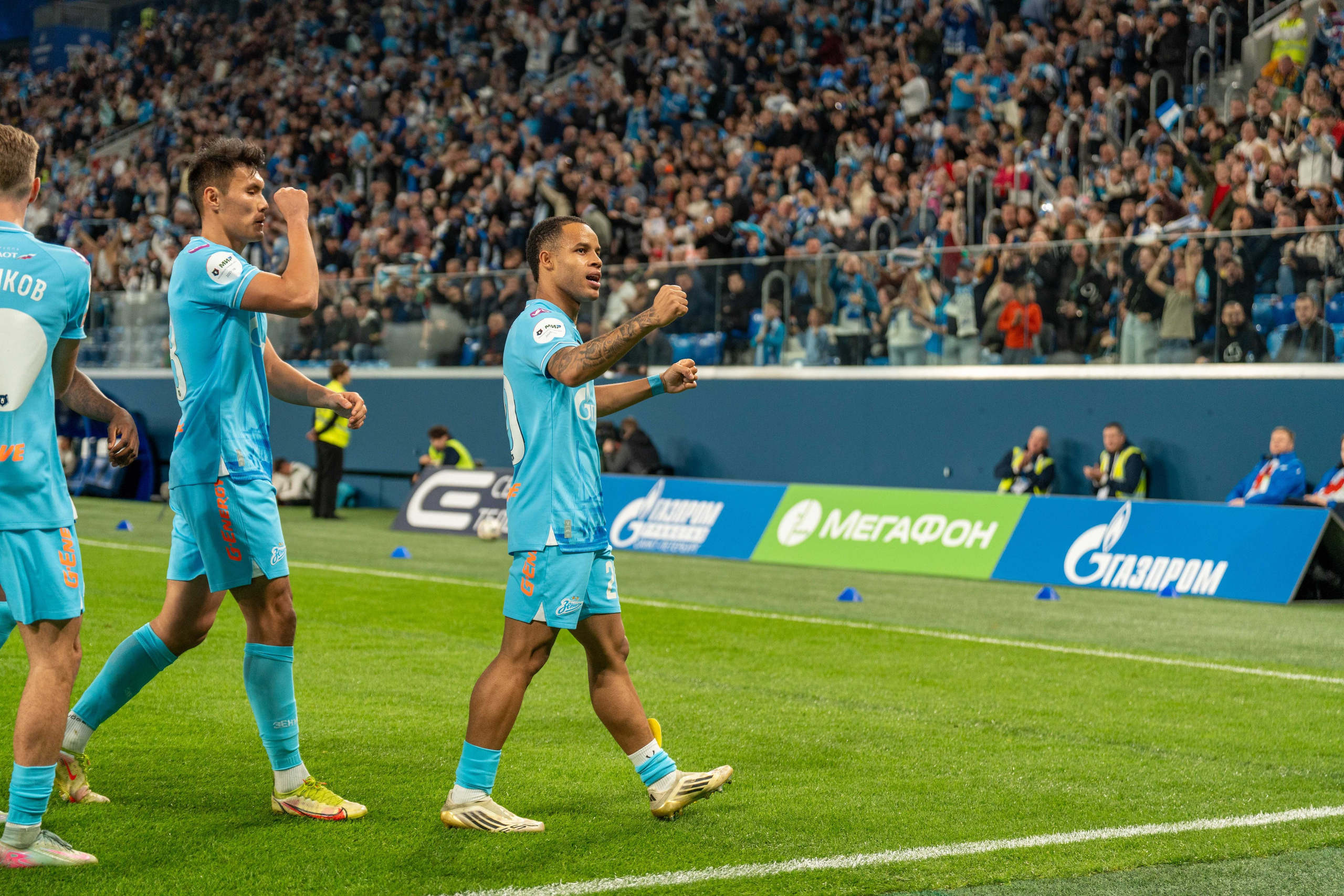 Зенит — Локомотив: фотогалерея 14-го тура РПЛ на Газпром Арене | Антон Гауф. Спортивный фотограф в Санкт-Петербурге | Антон Гауф