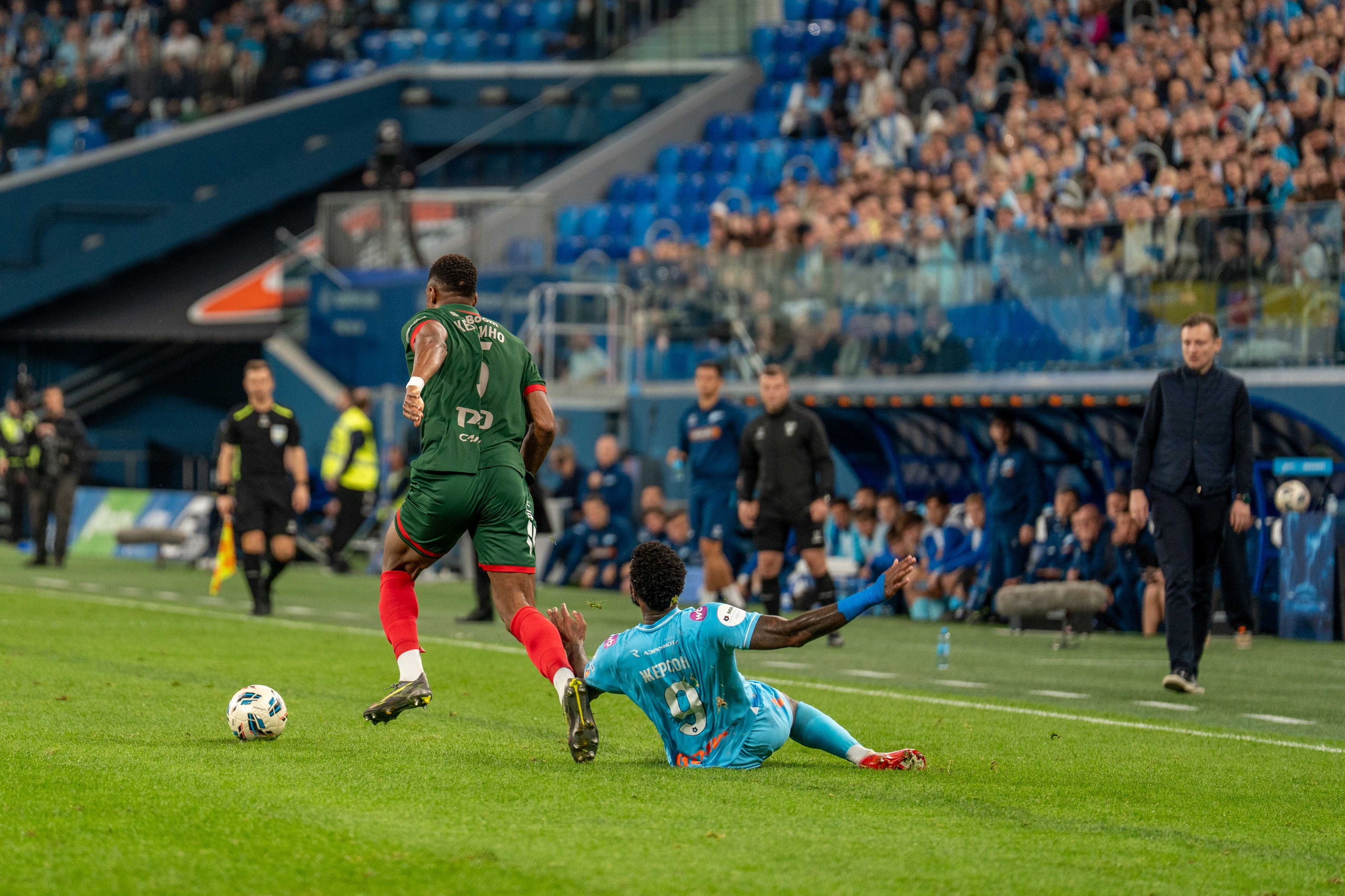 Зенит — Локомотив: фотогалерея 14-го тура РПЛ на Газпром Арене | Антон Гауф. Спортивный фотограф в Санкт-Петербурге | Антон Гауф