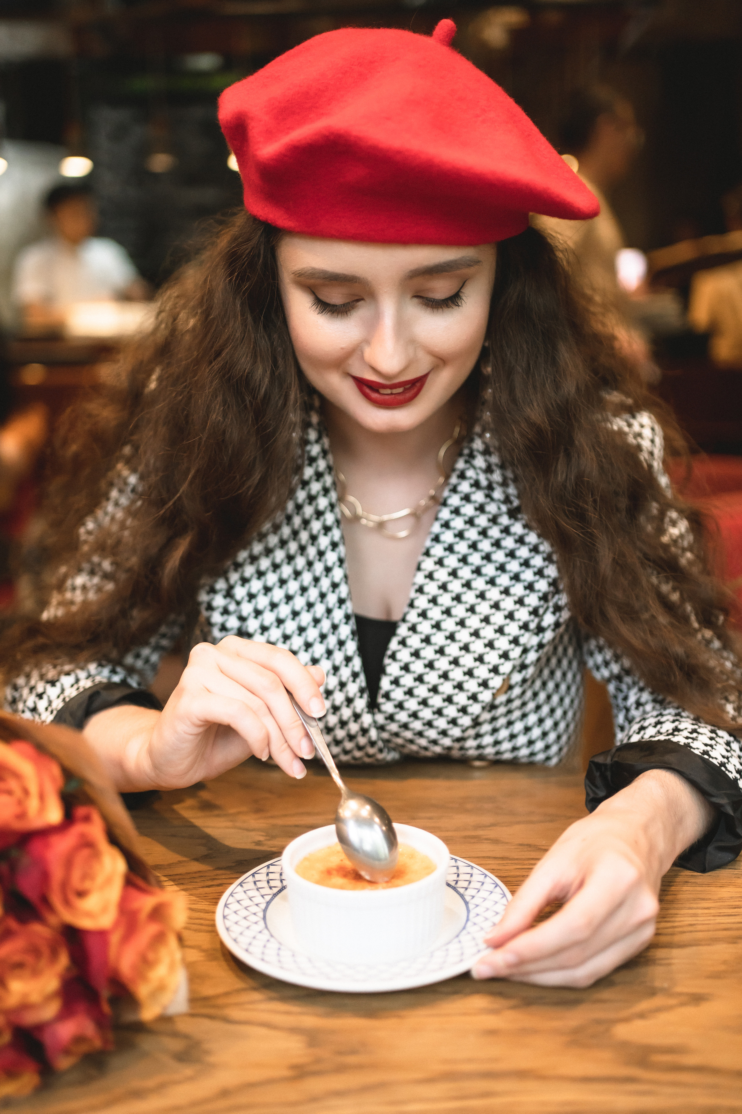 Саша (стилизованная съемка Эмили в Париже). Женский, мужской портрет, семейные съемки в Москве. Контент съемка