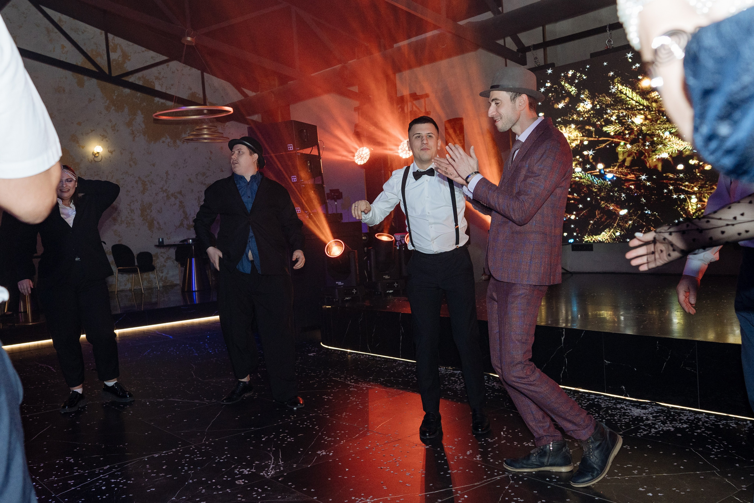 Альбион Тур