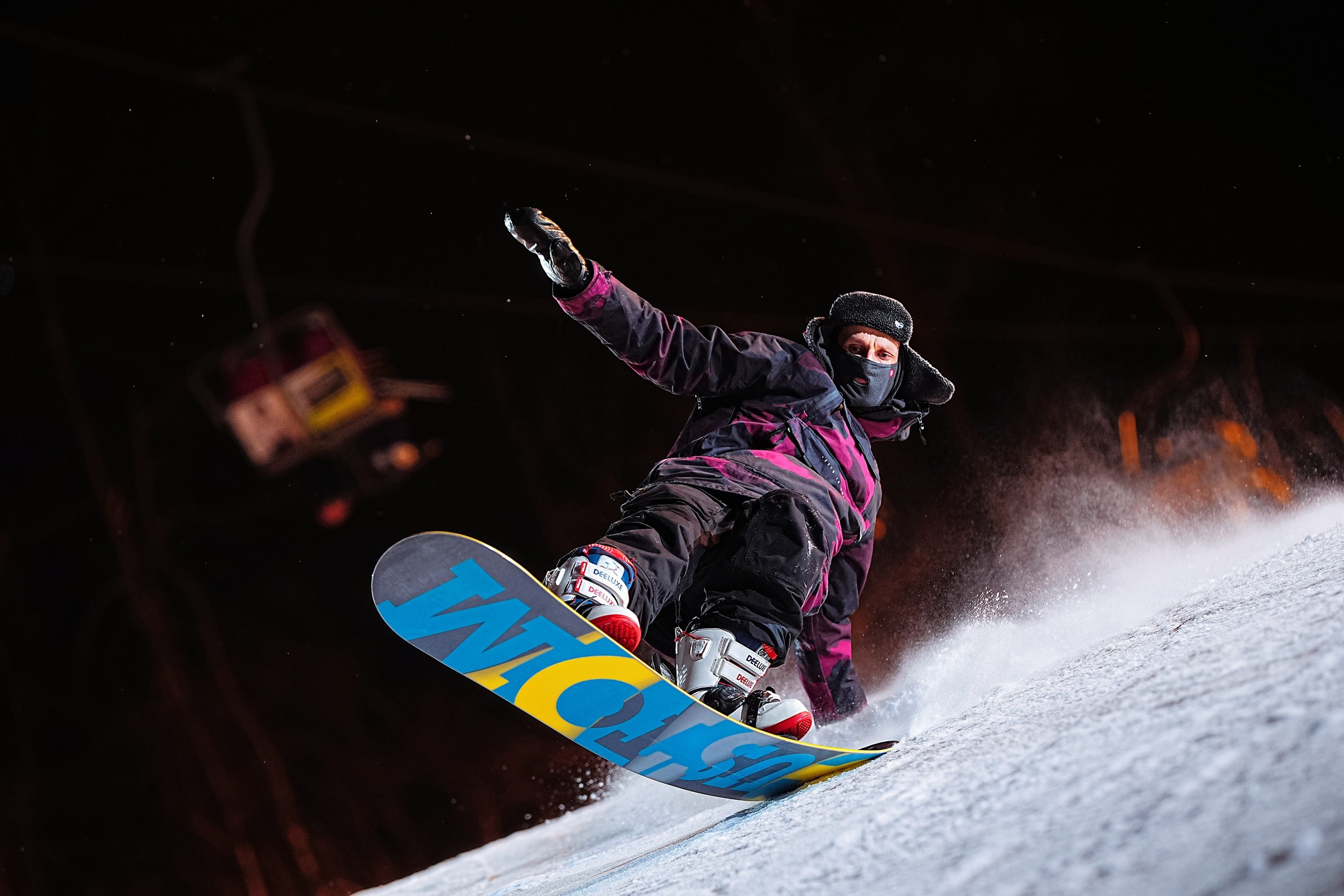 Вечерняя съёмка на склонах с использованием внешних вспышек. Фотограф Студитский Евгений