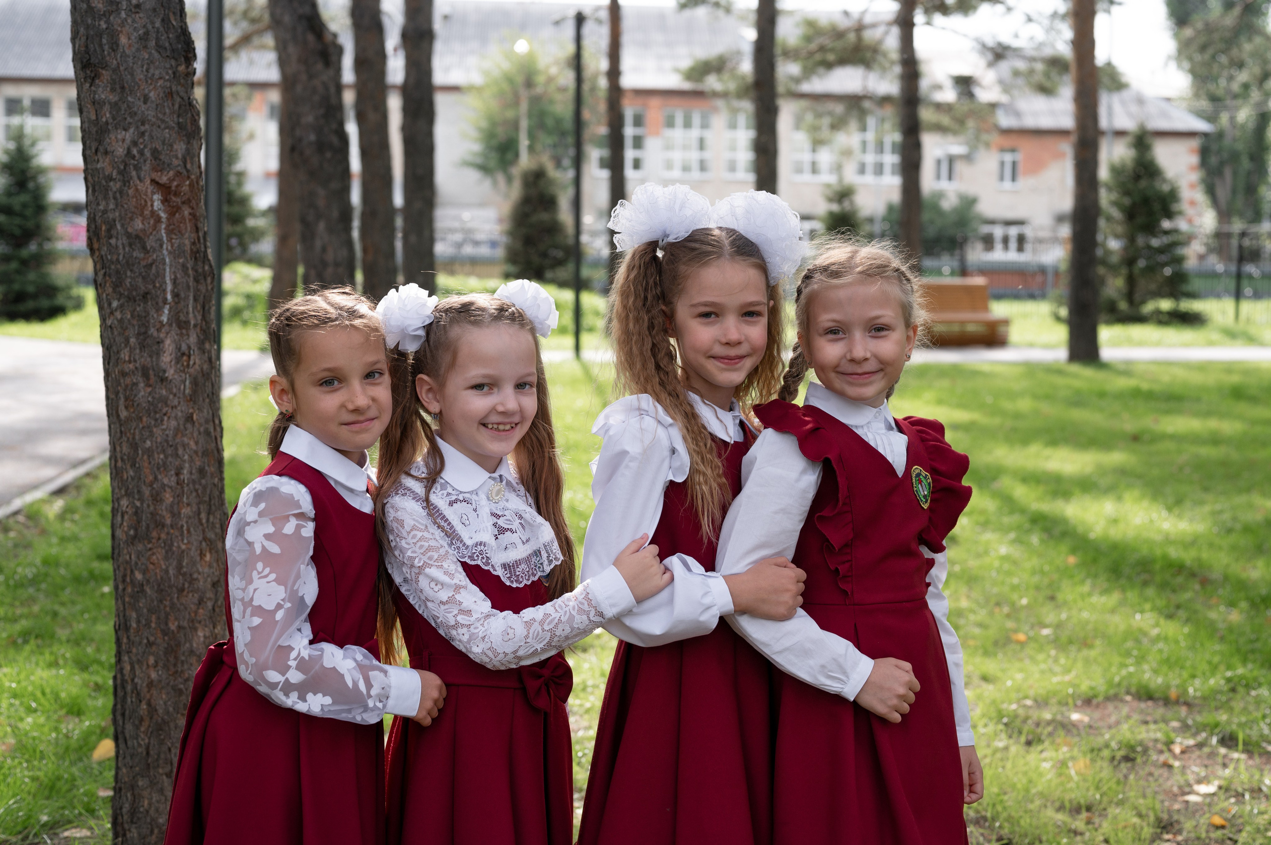 1 сентября 16 гимназия 2 класс (линейка + в классе+ на улице). Фотограф новорожденных, семейный детский в Тюмени Татьяна Морозова