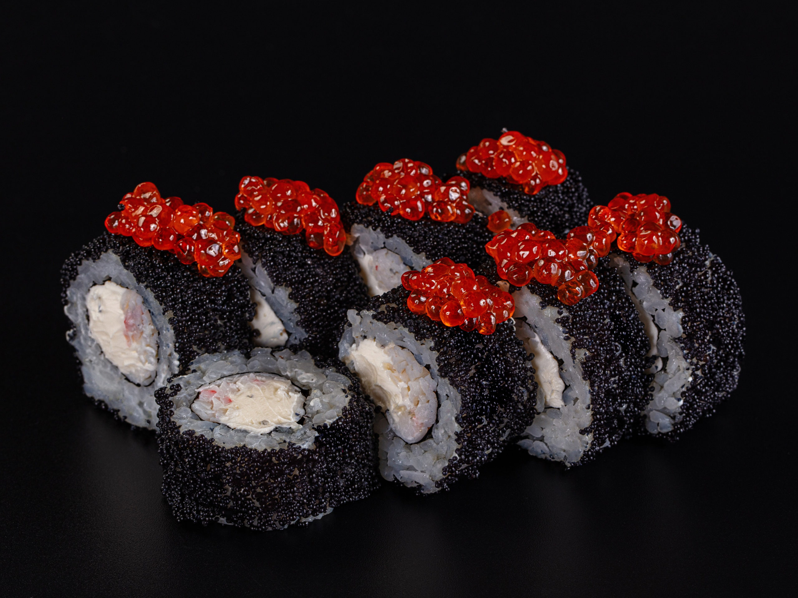 Фотосъемка суши и роллов. Заказ по тел.: +7 (906) 006-90-22. Фуд-фотограф Андрей Старостин — съемка еды в Москве. 9000 руб. в час