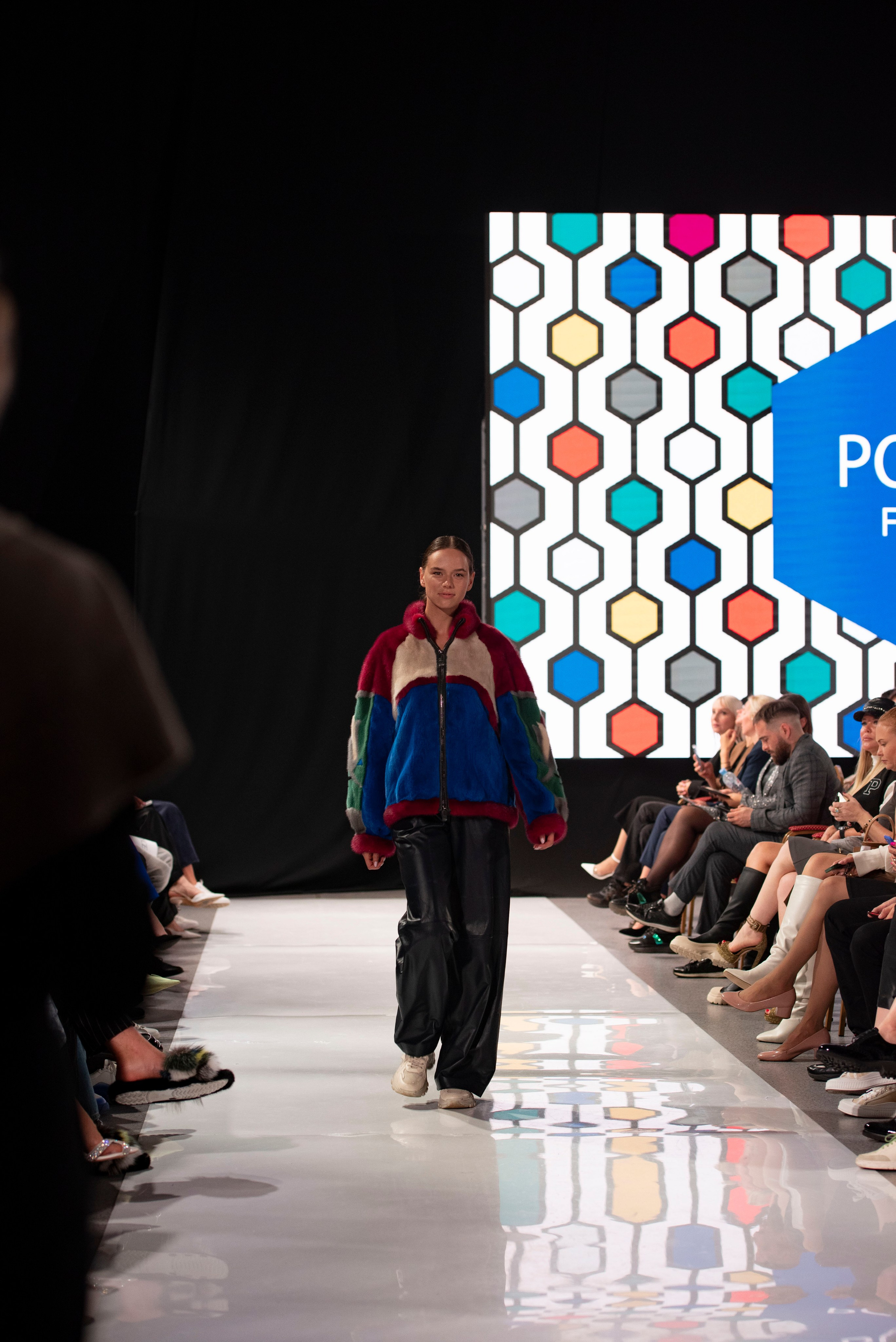 Фотограф на модельный показ. Свадебный, семейный, фэшн фотограф, школьный фотограф в Сочи