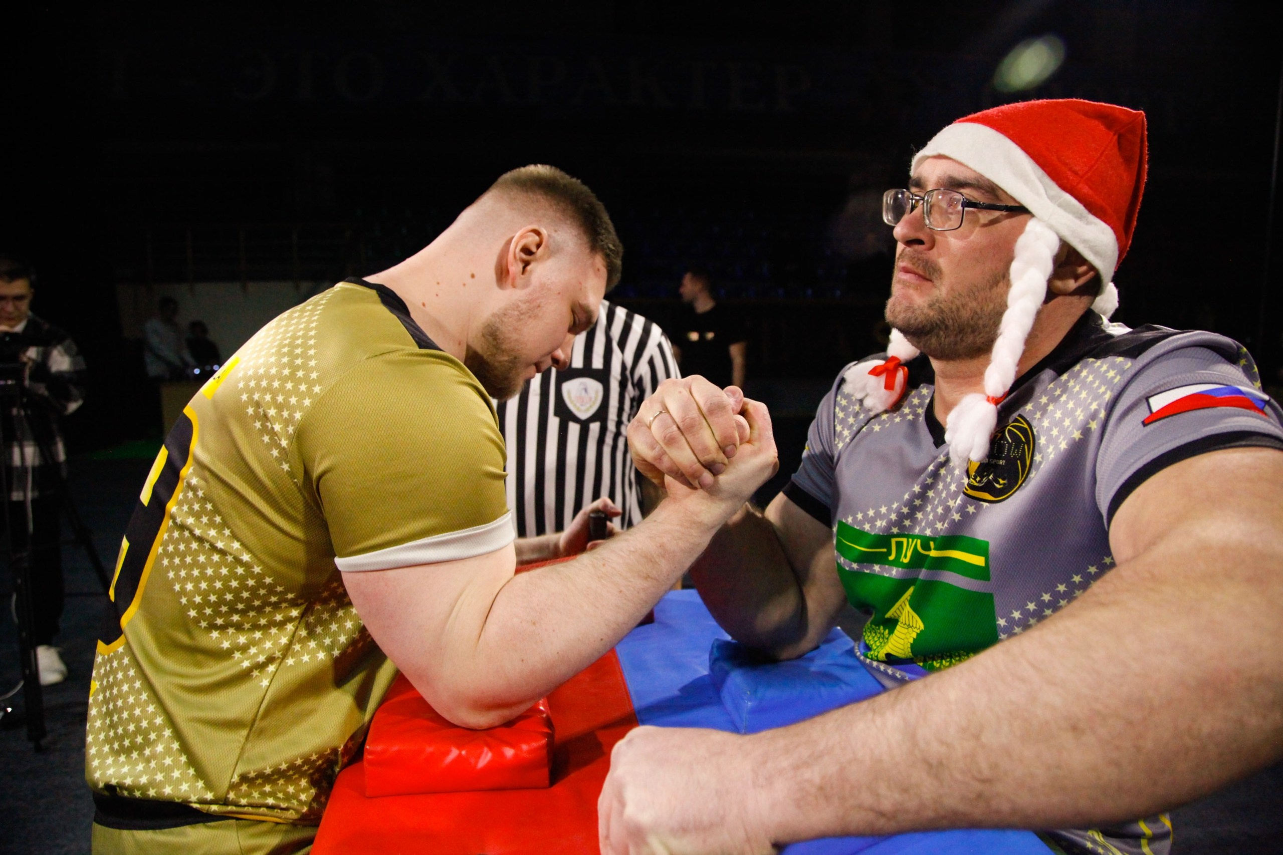 АРМРЕСТЛИНГ. Фото. Спортивный фотограф, трансляция, звук и свет в Новосибирске