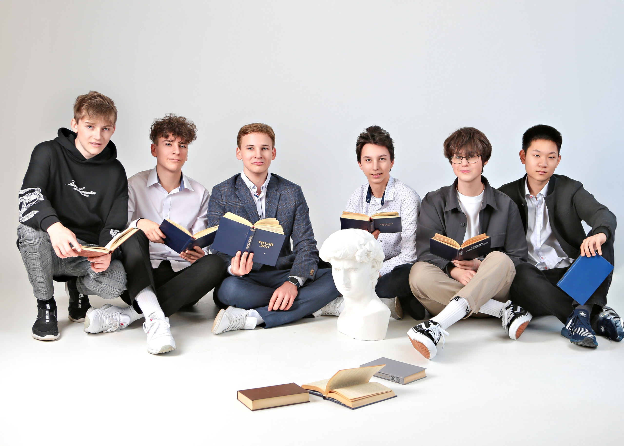 👫 Друзья. Выпускные альбомы для школы и детского сада — школьный фотограф Подольск, Троицк, Щербинка, Москва