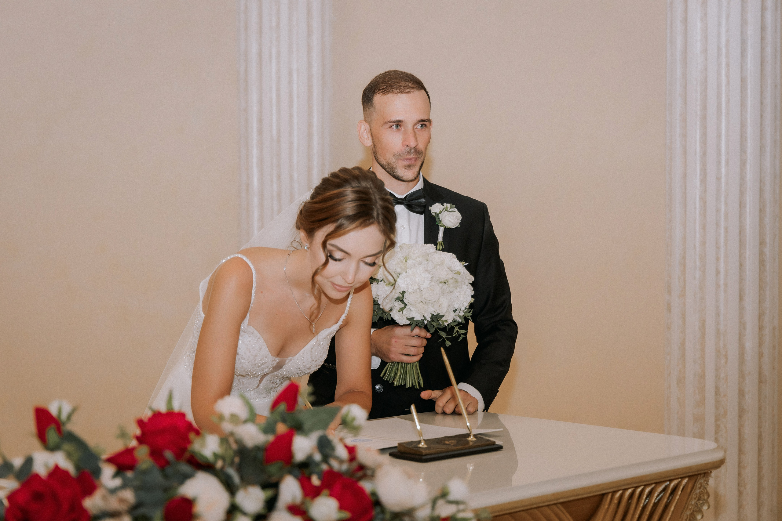 Свадебная прогулка Екатерины и Евгения. Свадебная фотография. Арина Рубах