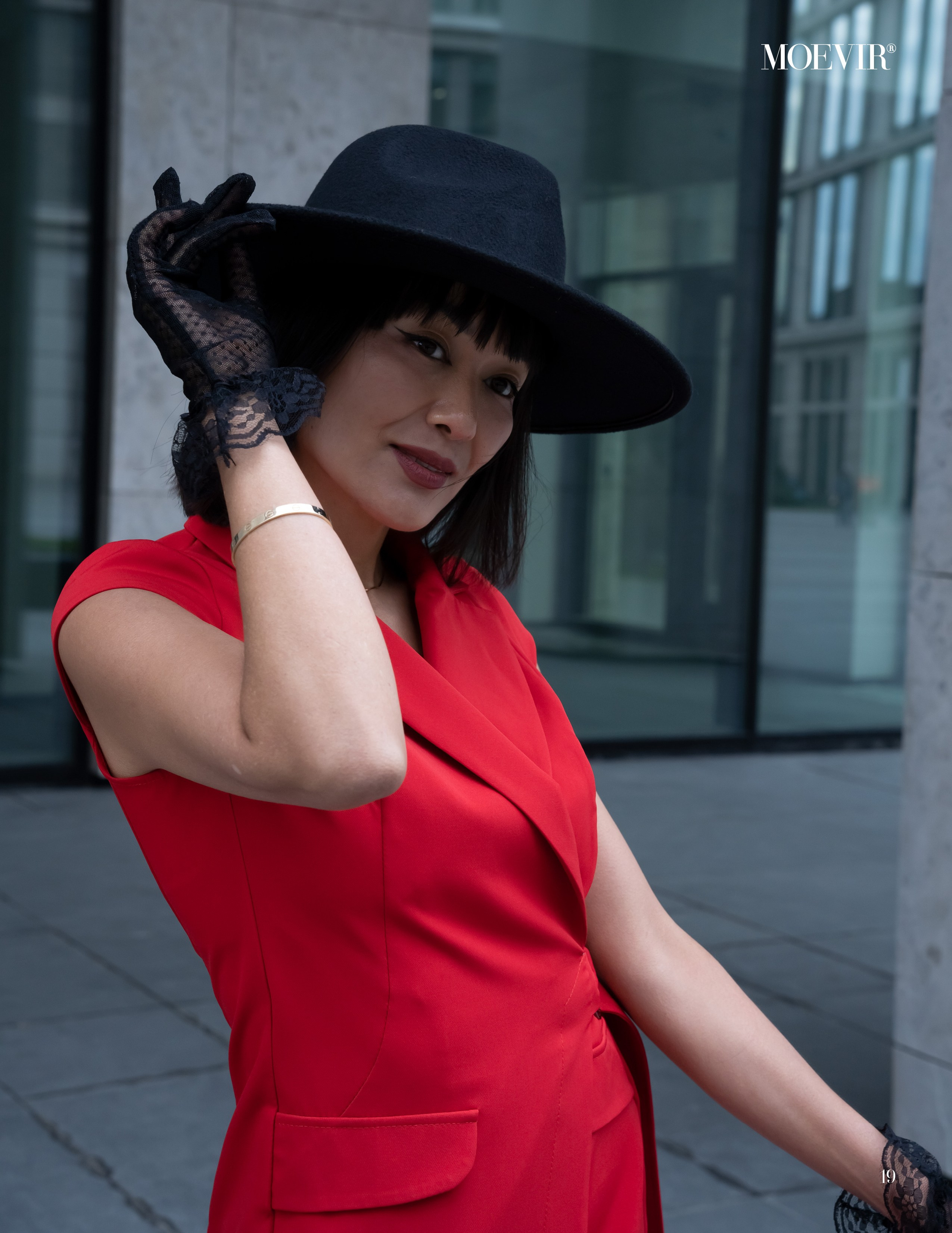 Мои работы опубликованные в зарубежных журналах, элитных и модных. Студийный и портретный фотограф в САНКТ-ПЕТЕРБУРГЕИрина Махаон