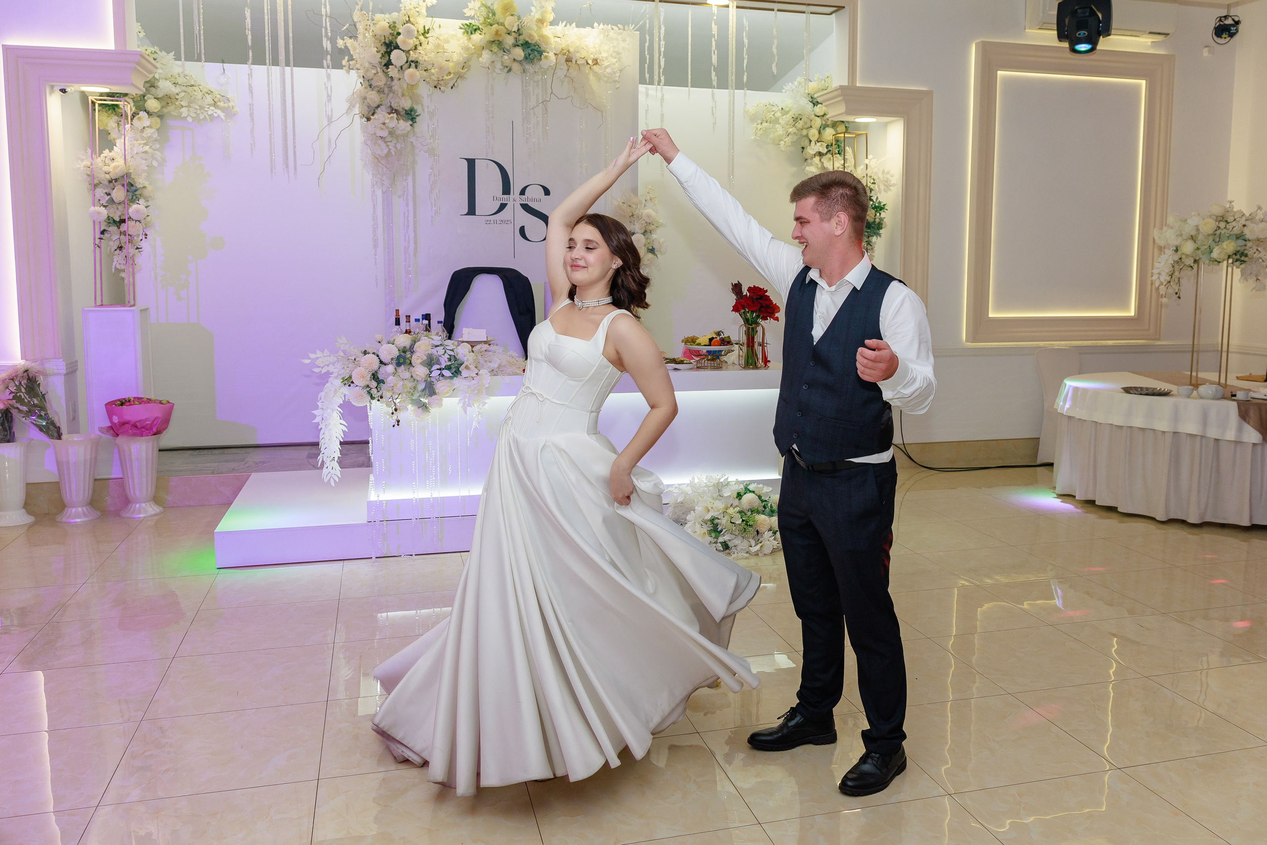 Данил и Сабина банкетный зал Beyaz Hall. Фотограф и видеограф в Крыму и Севастополе