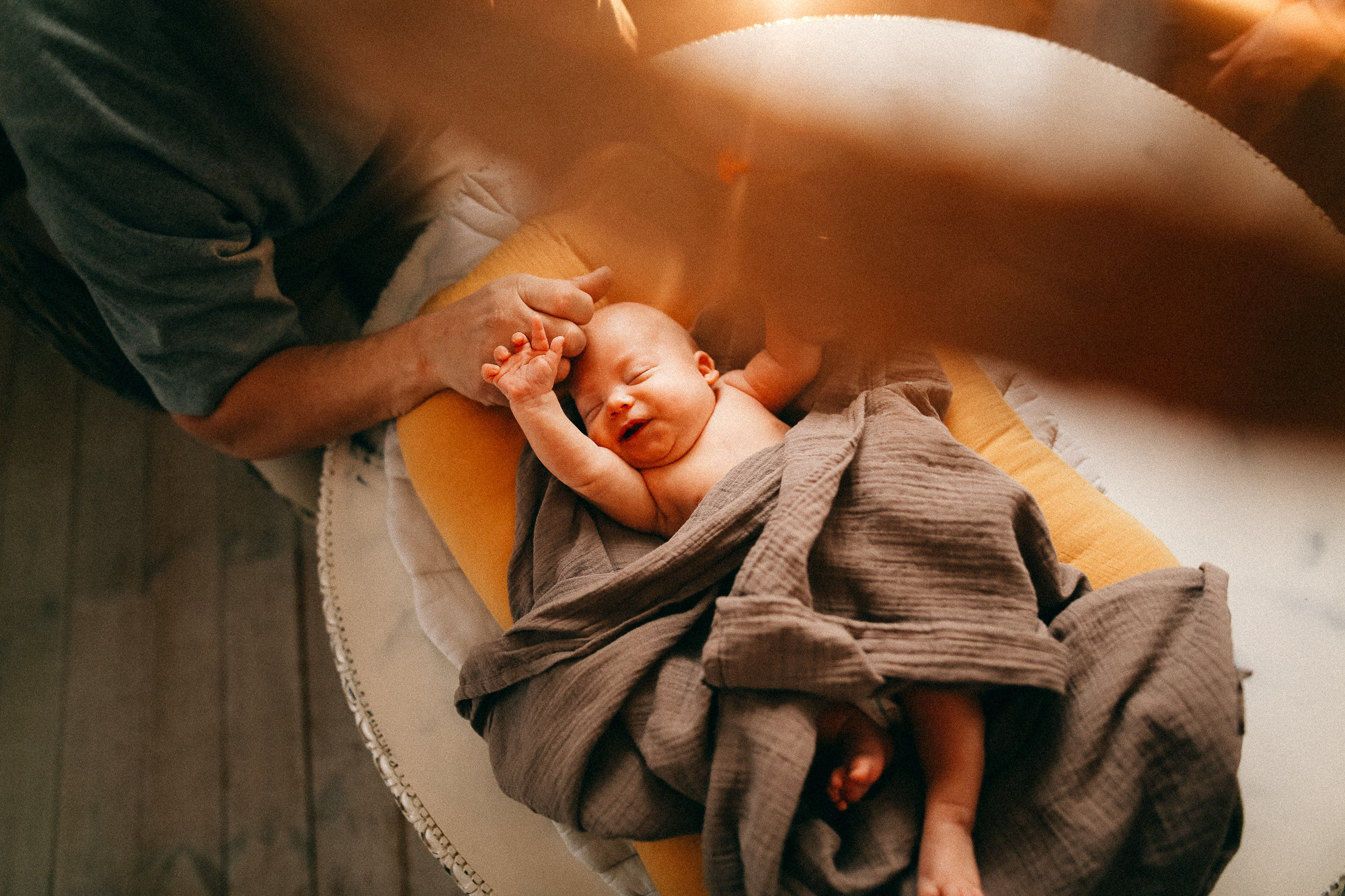 На ладонях. Соня Черных (sophieblack)