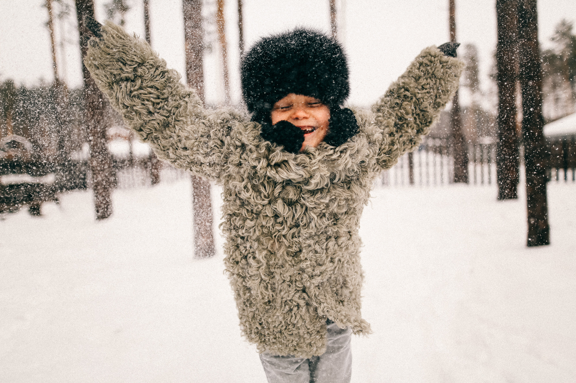 На ладонях. Соня Черных (sophieblack)